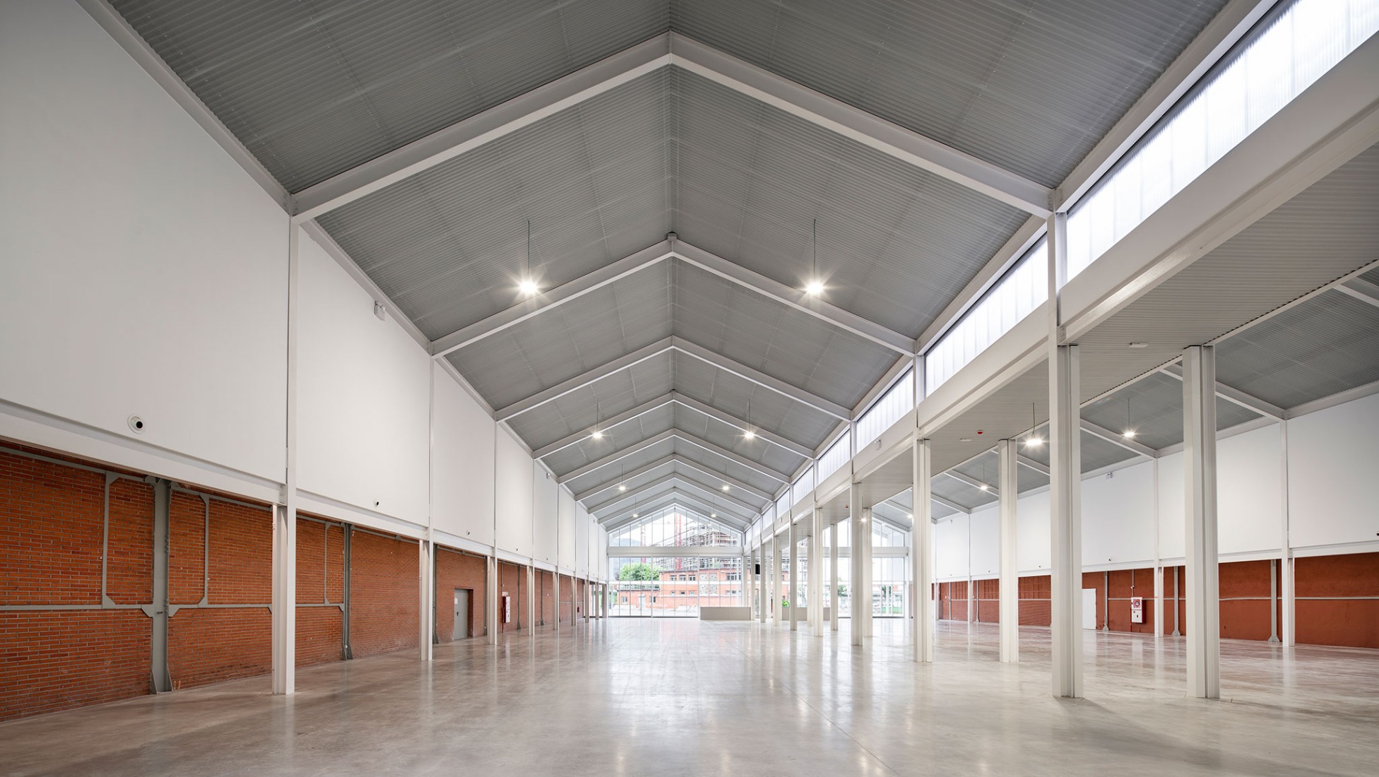 Visitable warehouse of Basque Country's industrial heritage by Garitano Arquitectura. Photograph by Jose Manuel Cutillas.