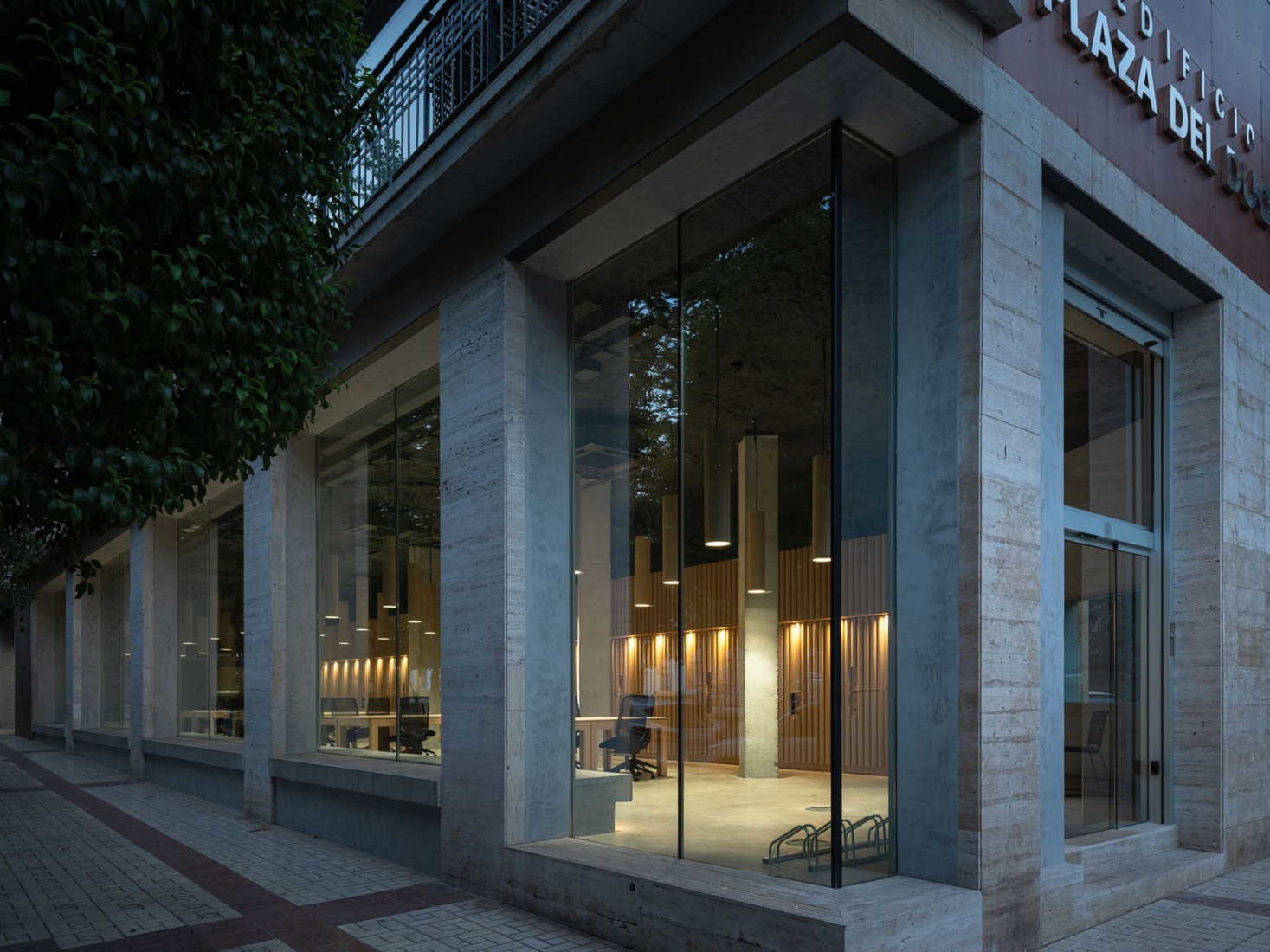 A cardboard office by Tomás García Píriz Estudio. Photograph by Fernando Alda.