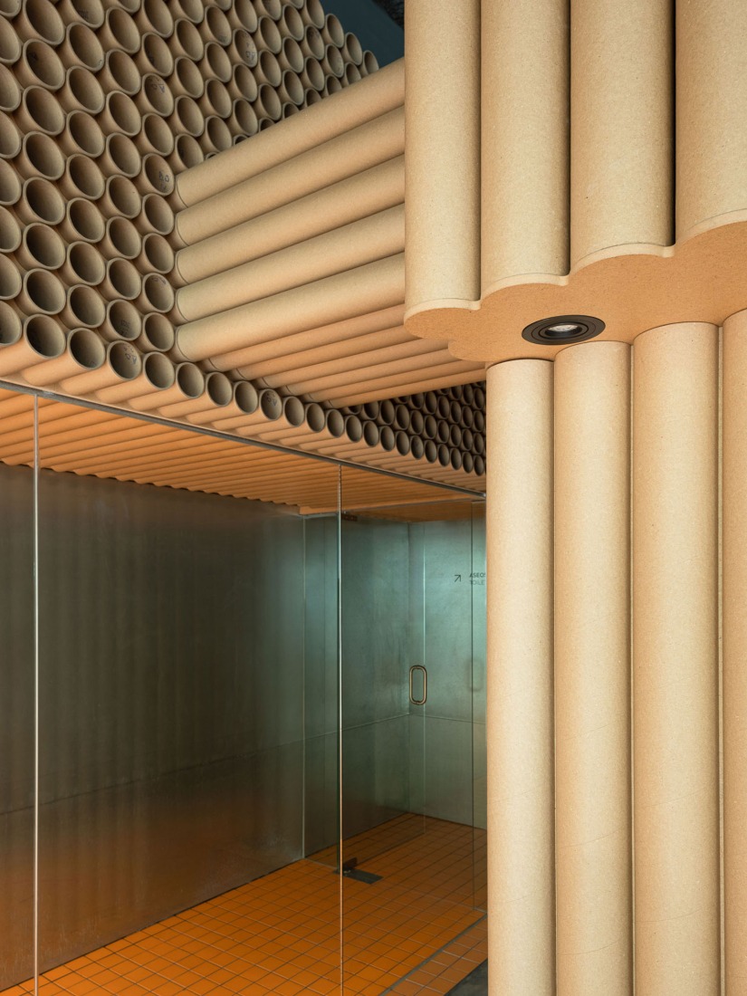 A cardboard office by Tomás García Píriz Estudio. Photograph by Fernando Alda.