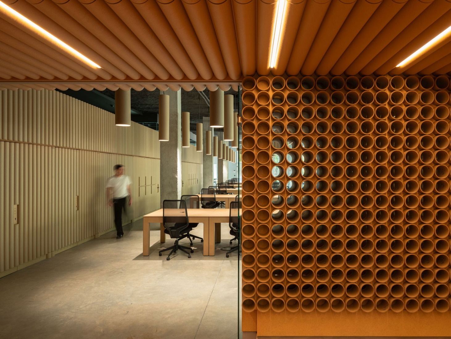 A cardboard office by Tomás García Píriz Estudio. Photograph by Fernando Alda.