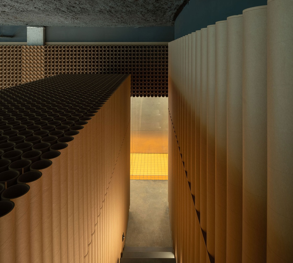 A cardboard office by Tomás García Píriz Estudio. Photograph by Fernando Alda.