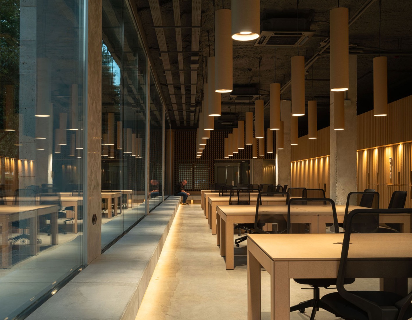 A cardboard office by Tomás García Píriz Estudio. Photograph by Fernando Alda.