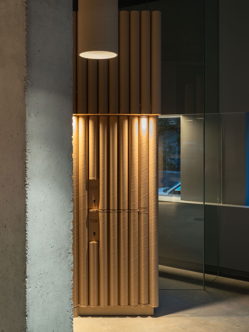 A cardboard office by Tomás García Píriz Estudio. Photograph by Fernando Alda.