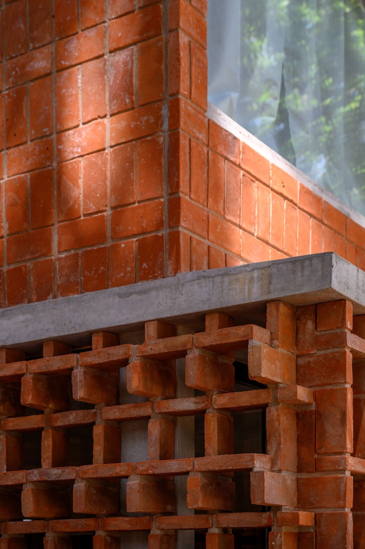 Forest Fruit House by Barrionuevo Villanueva Arquitectos. Photograph by Gonzalo Viramonte.  