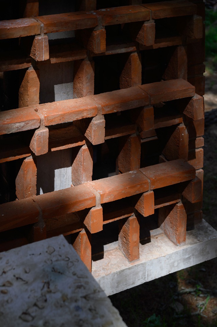 Forest Fruit House by Barrionuevo Villanueva Arquitectos. Photograph by Gonzalo Viramonte.  