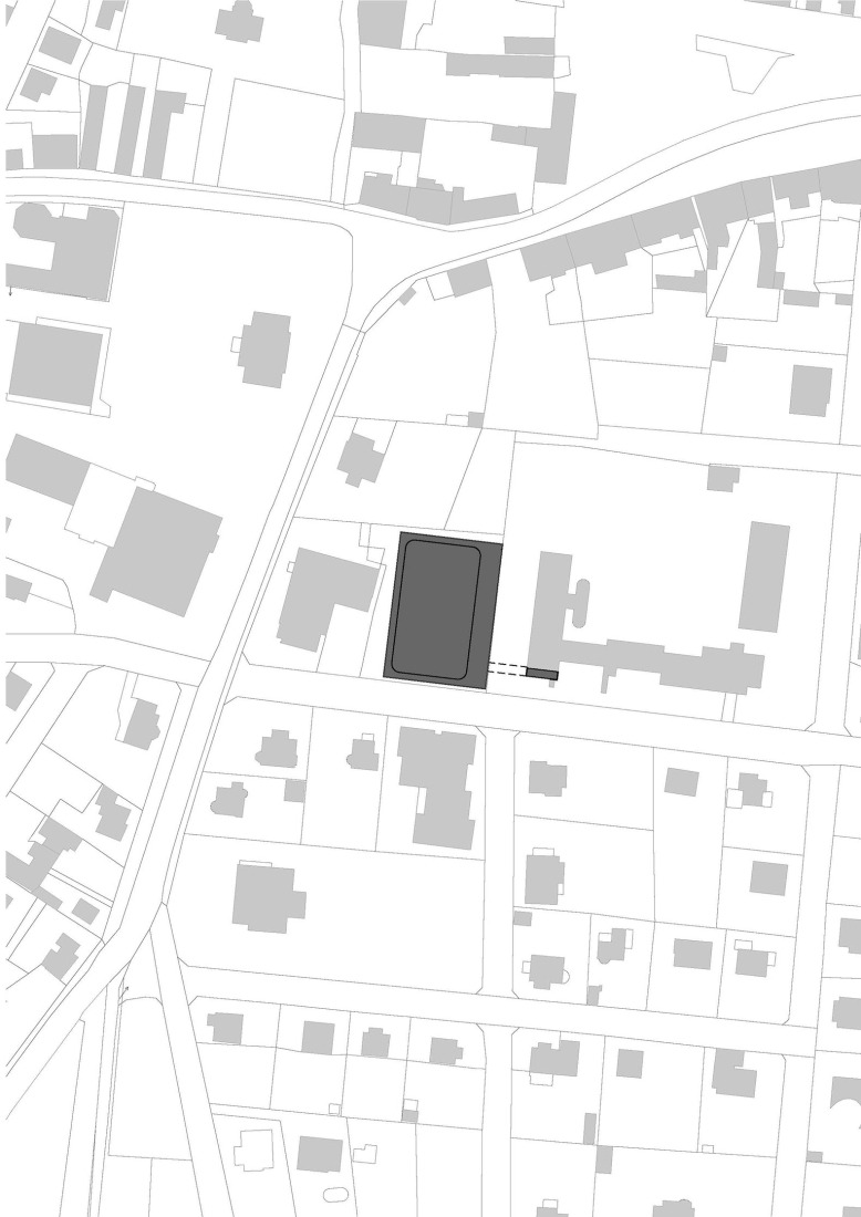 Plano de situación. Pabellón deportivo de Řevnice por Grido architekti.