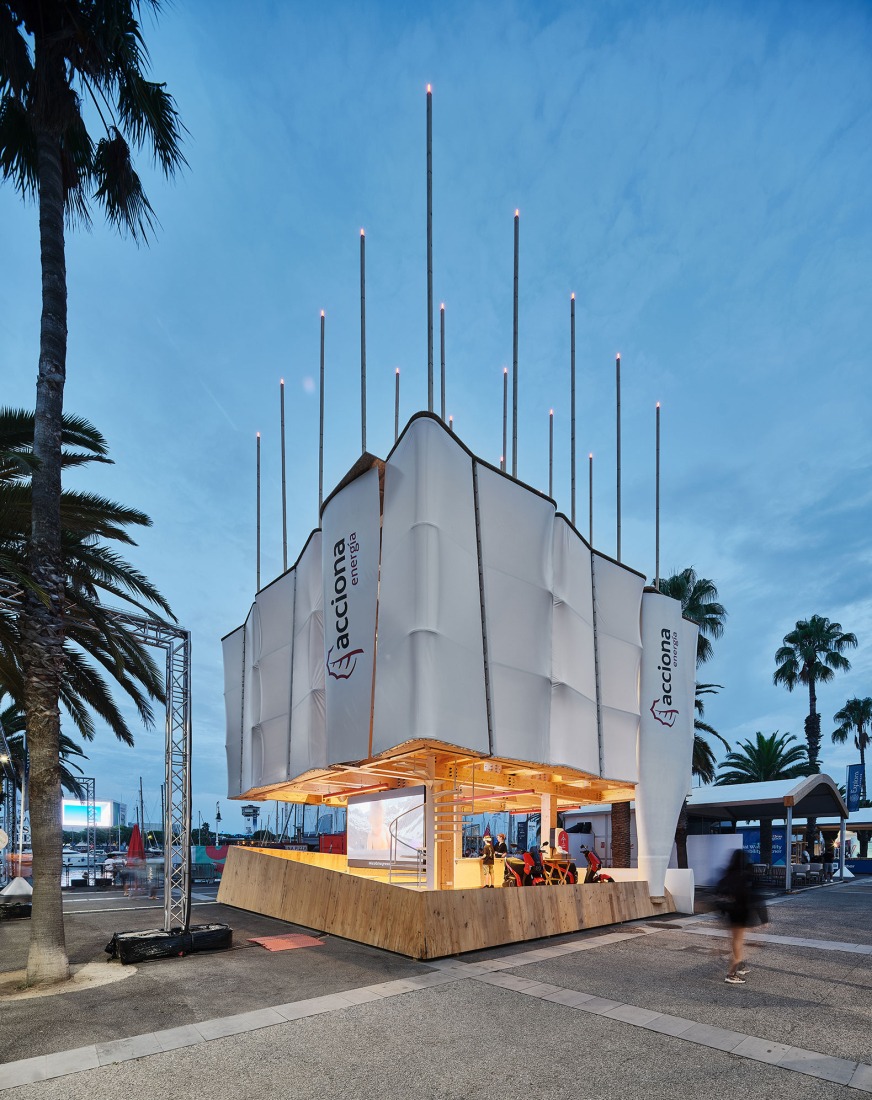 Ephemeral pavilion by IAAC. Photograph by Adrià Goula.