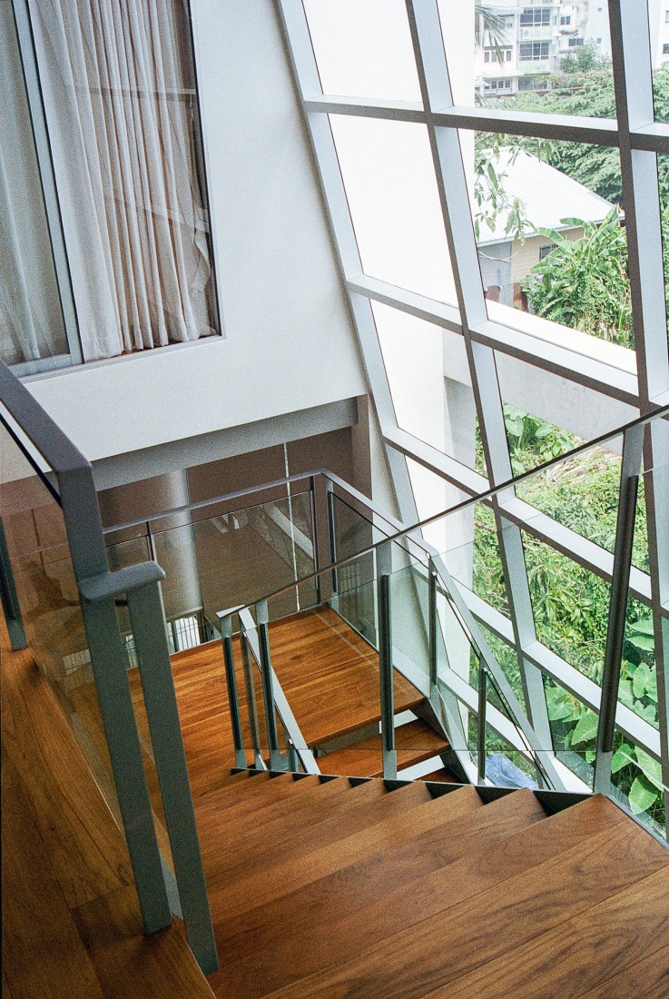 Casa Sebsiri por PHTAA living design. Fotografía por Kukkong Thirathomrongkiat.