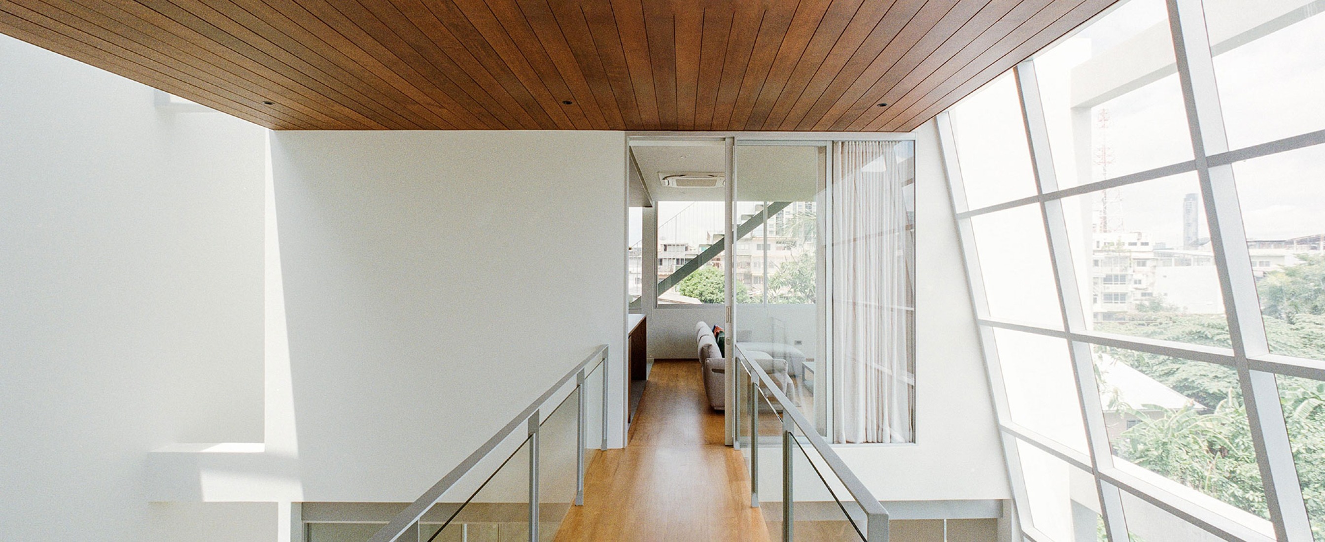 Casa Sebsiri por PHTAA living design. Fotografía por Kukkong Thirathomrongkiat.