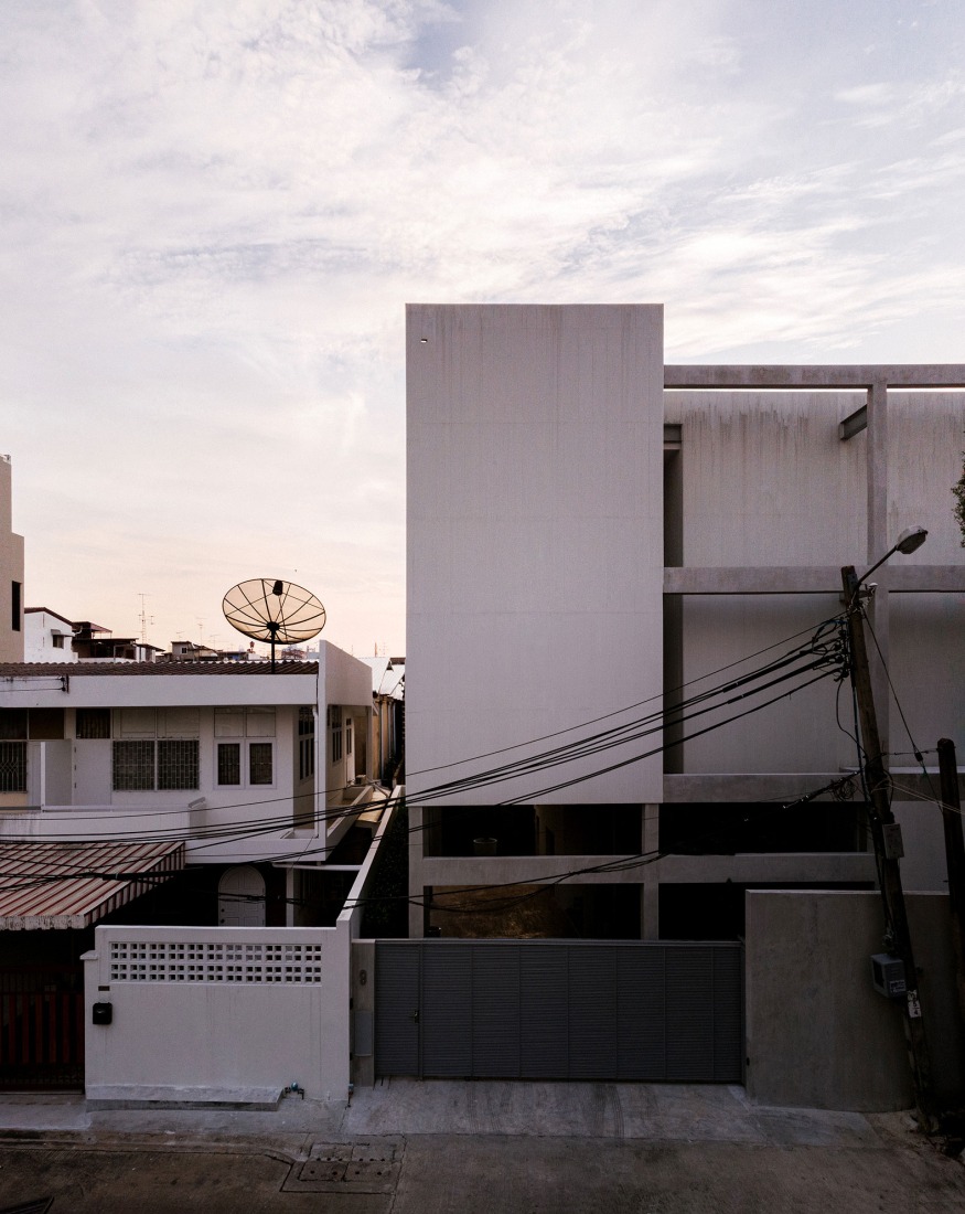 Casa Sebsiri por PHTAA living design. Fotografía por Kukkong Thirathomrongkiat.