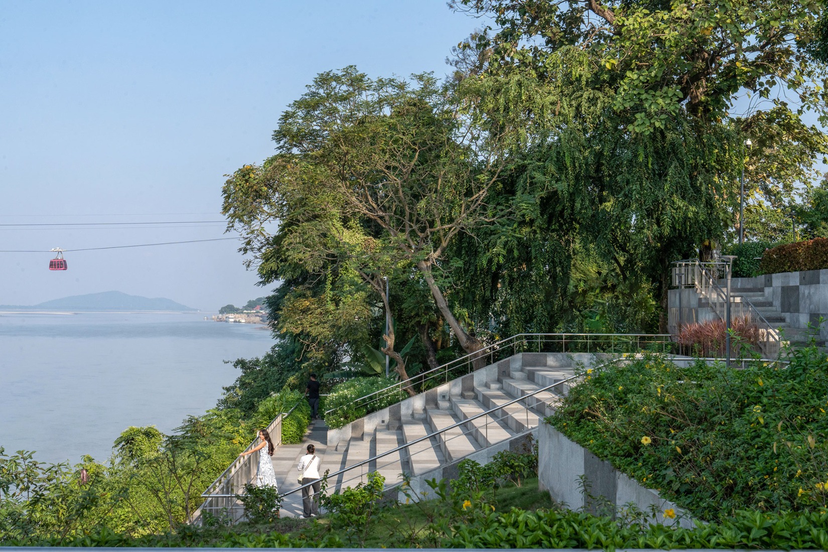 Regeneración urbana de la ribera del río Brahmaputra por atArchitecture. Fotografía por Avneesh Tiwari.
