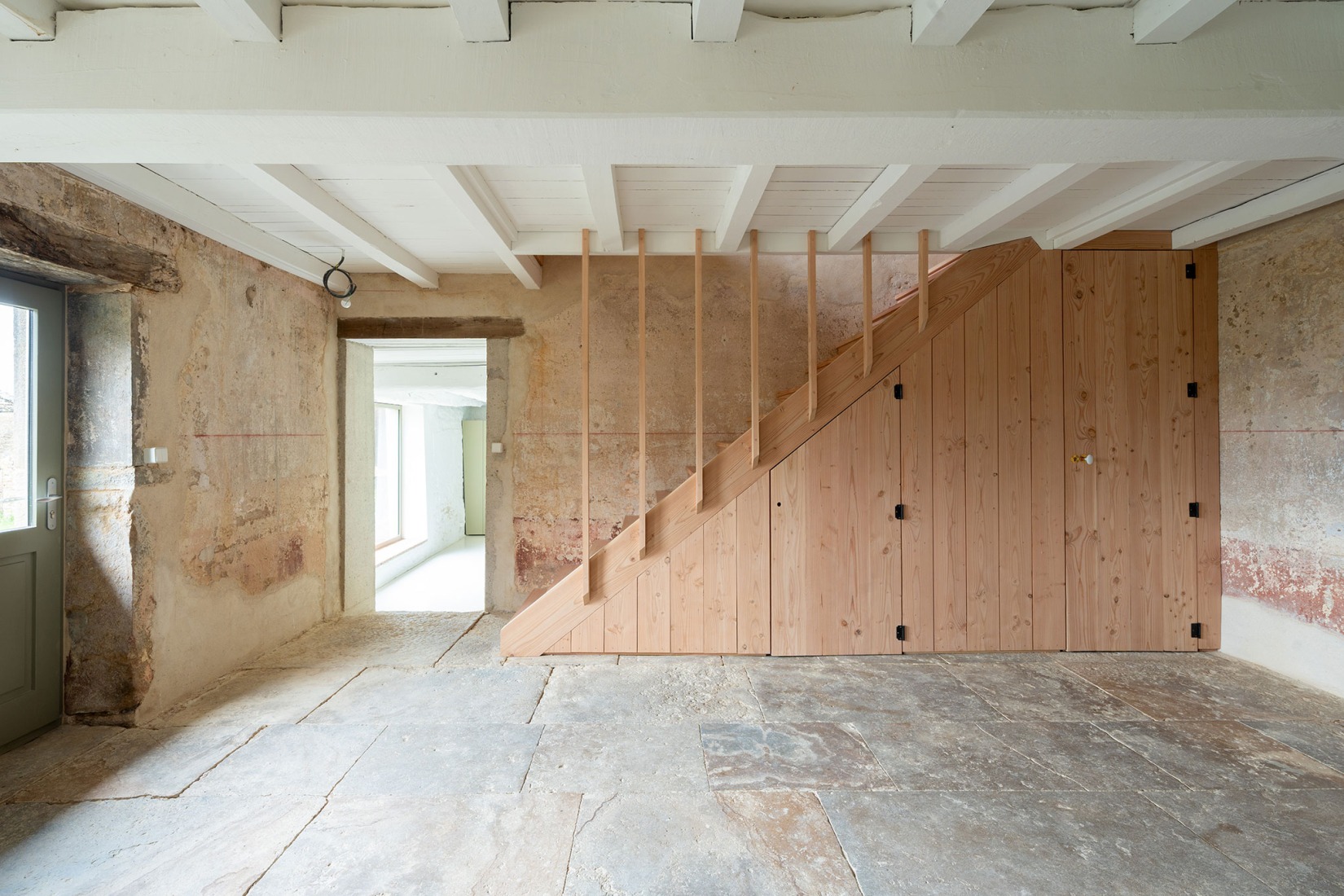 La Grange por Le Dévéhat Vuarnesson Architectes. Fotografía por Philippe Thibault.