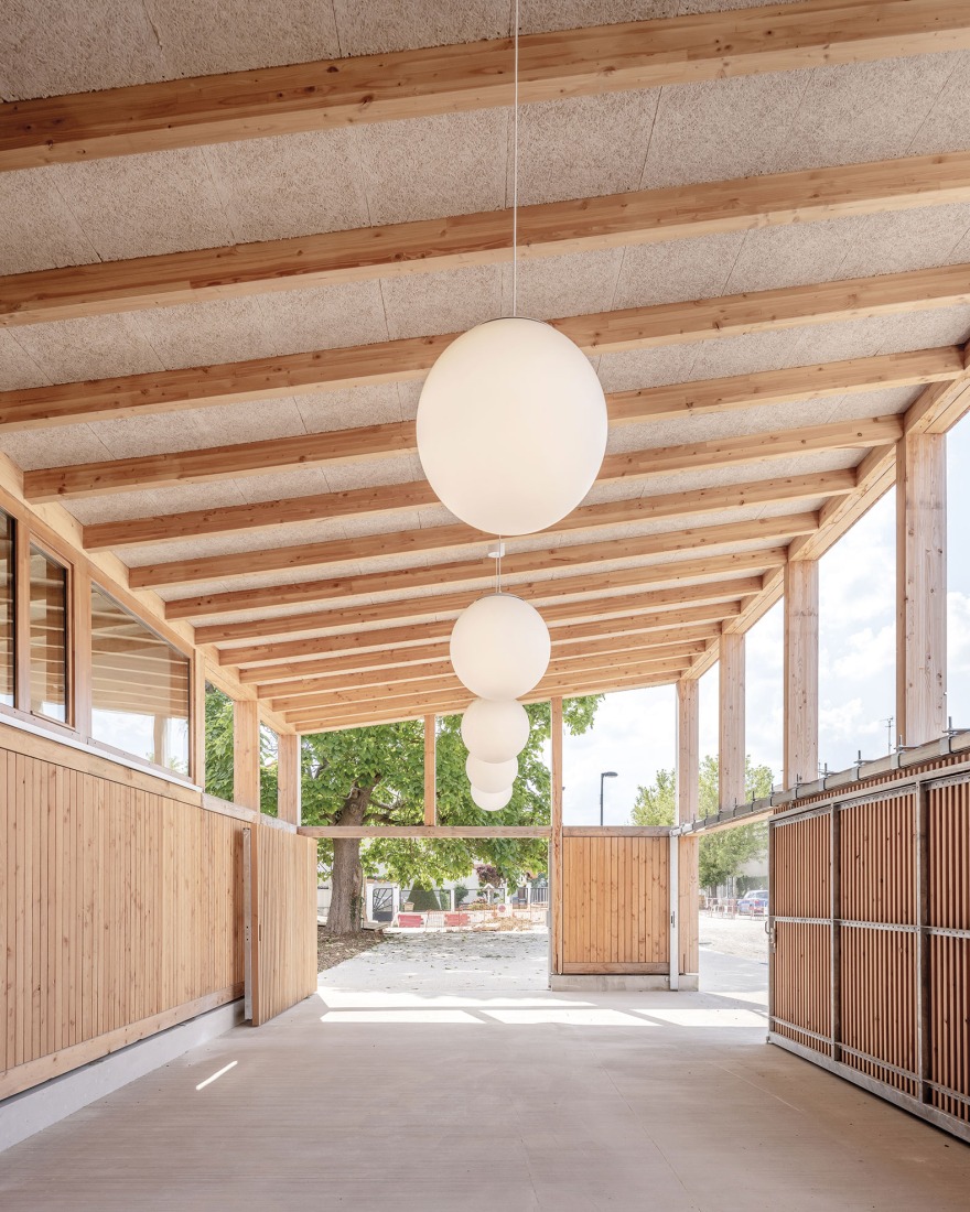 Guardería y centro de ocio Elsa Triolet por Richter architectes et associés. Fotografía por Luc Boegly.