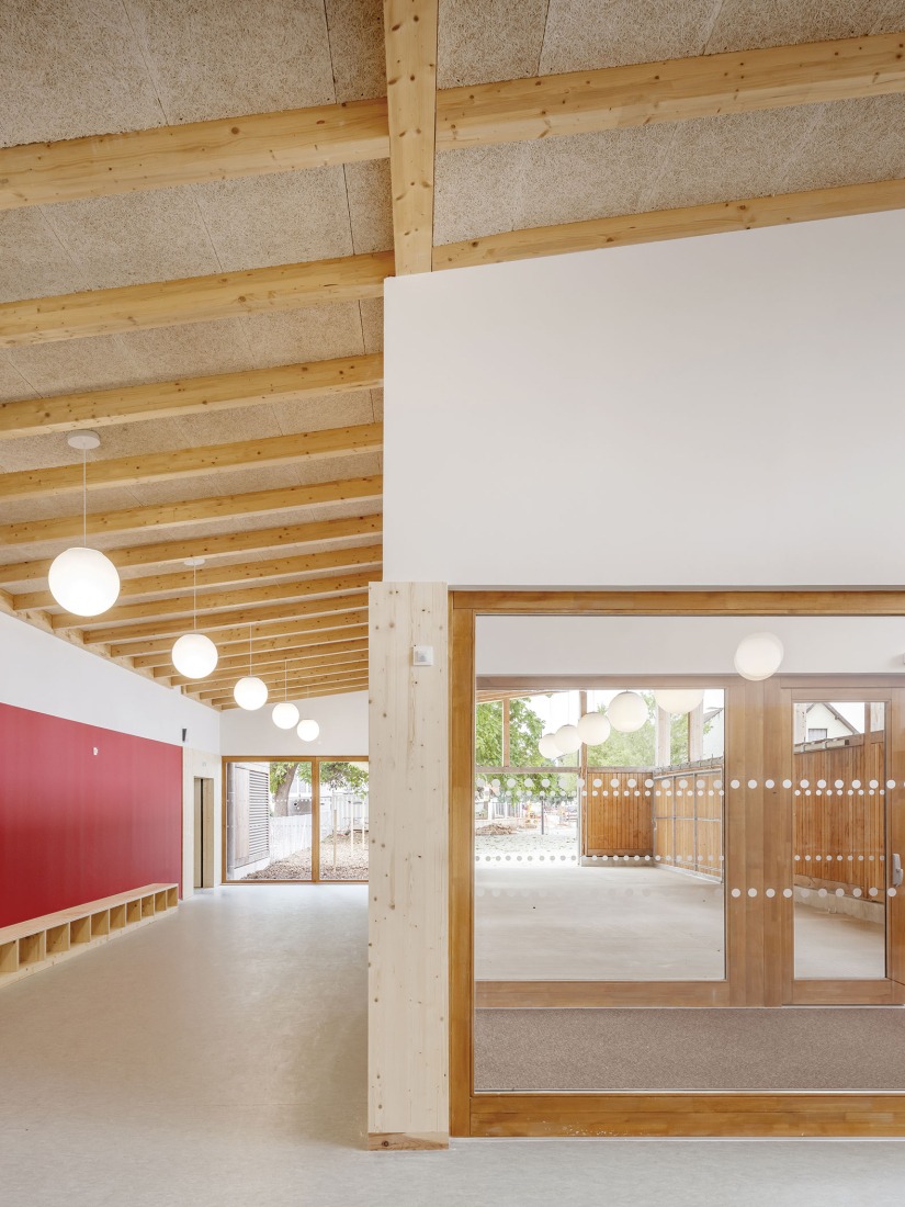 Guardería y centro de ocio Elsa Triolet por Richter architectes et associés. Fotografía por Luc Boegly.