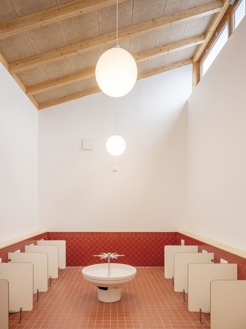 Guardería y centro de ocio Elsa Triolet por Richter architectes et associés. Fotografía por Luc Boegly.