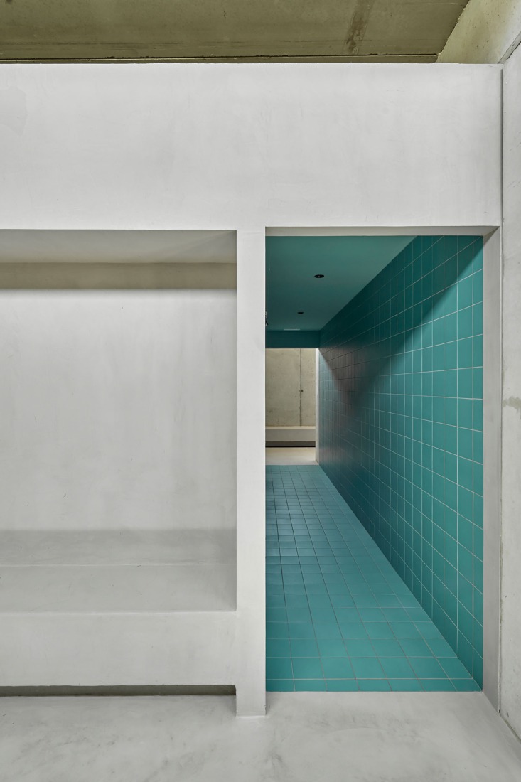 Public swimming pools by BOV estudio. Photography by Javier Bravo.