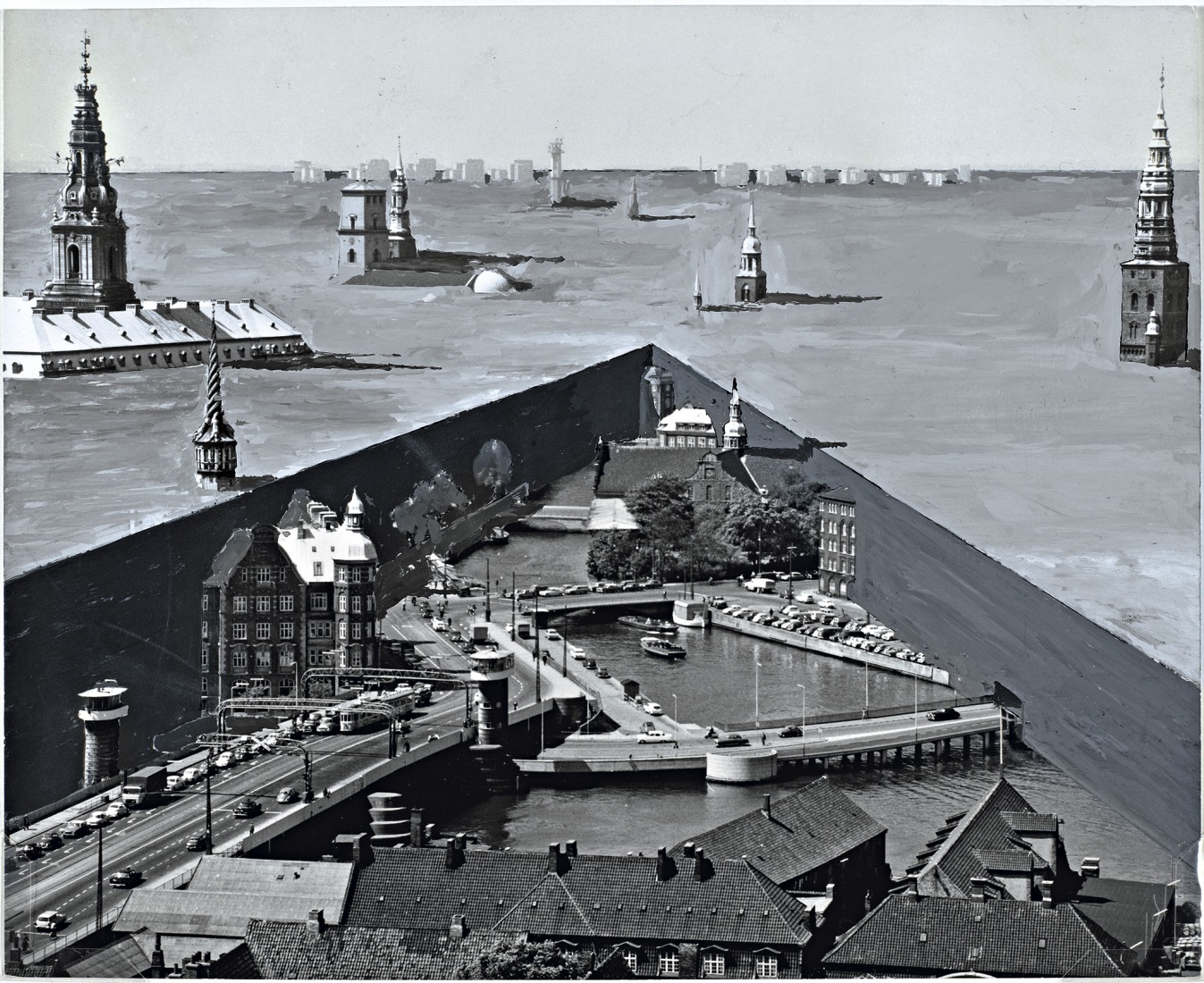 Projekt für die Stadt Kopenhagen [Projet pour la ville de Copenhague], 1969. Photomontage retouché à l’aquarelle, 20,2 × 25 cm. Centre Pompidou, Musée national d’art moderne – Centre de création industrielle, Paris. Achat, 1993. Photograph courtesy by Private Archive Hollein, Centre Pompidou, MNAM-CCI/Georges Meguerditchian/Dist. GrandPalaisRmn.