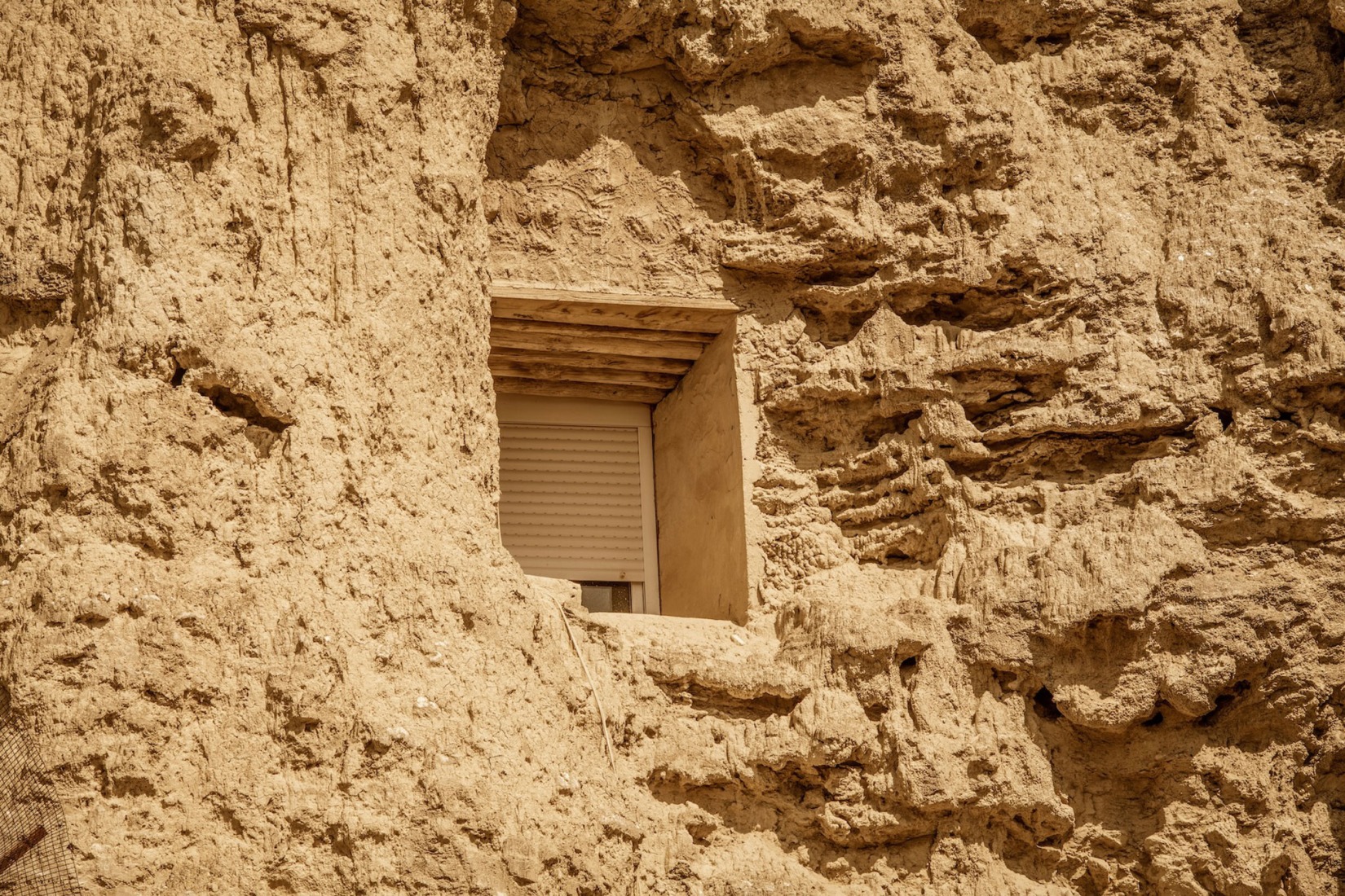 «Living with the Rock» por Manuel Alvarez Diestro. Fotografía por Manuel Alvarez Diestro.