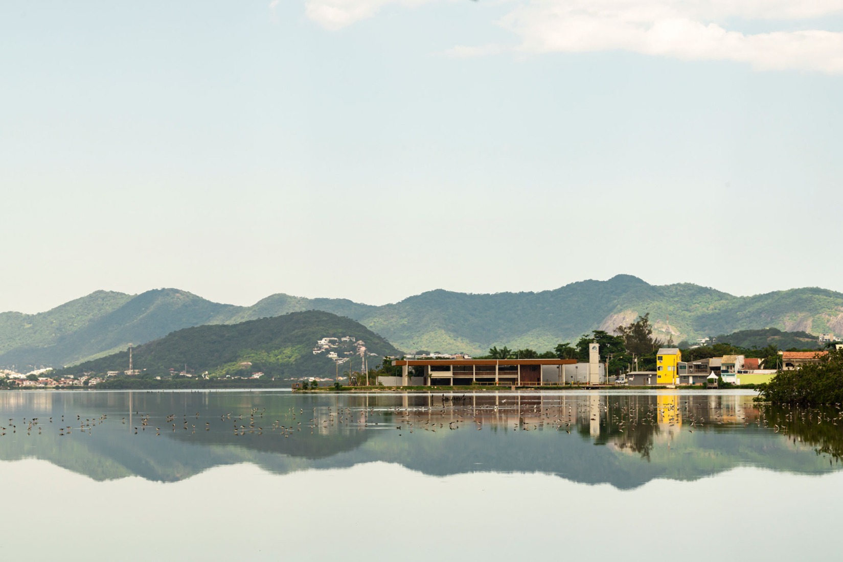 Eco-Museum y el parque Orla Piratininga por KAAN Architects. Fotografía por Sebastian van Damme.