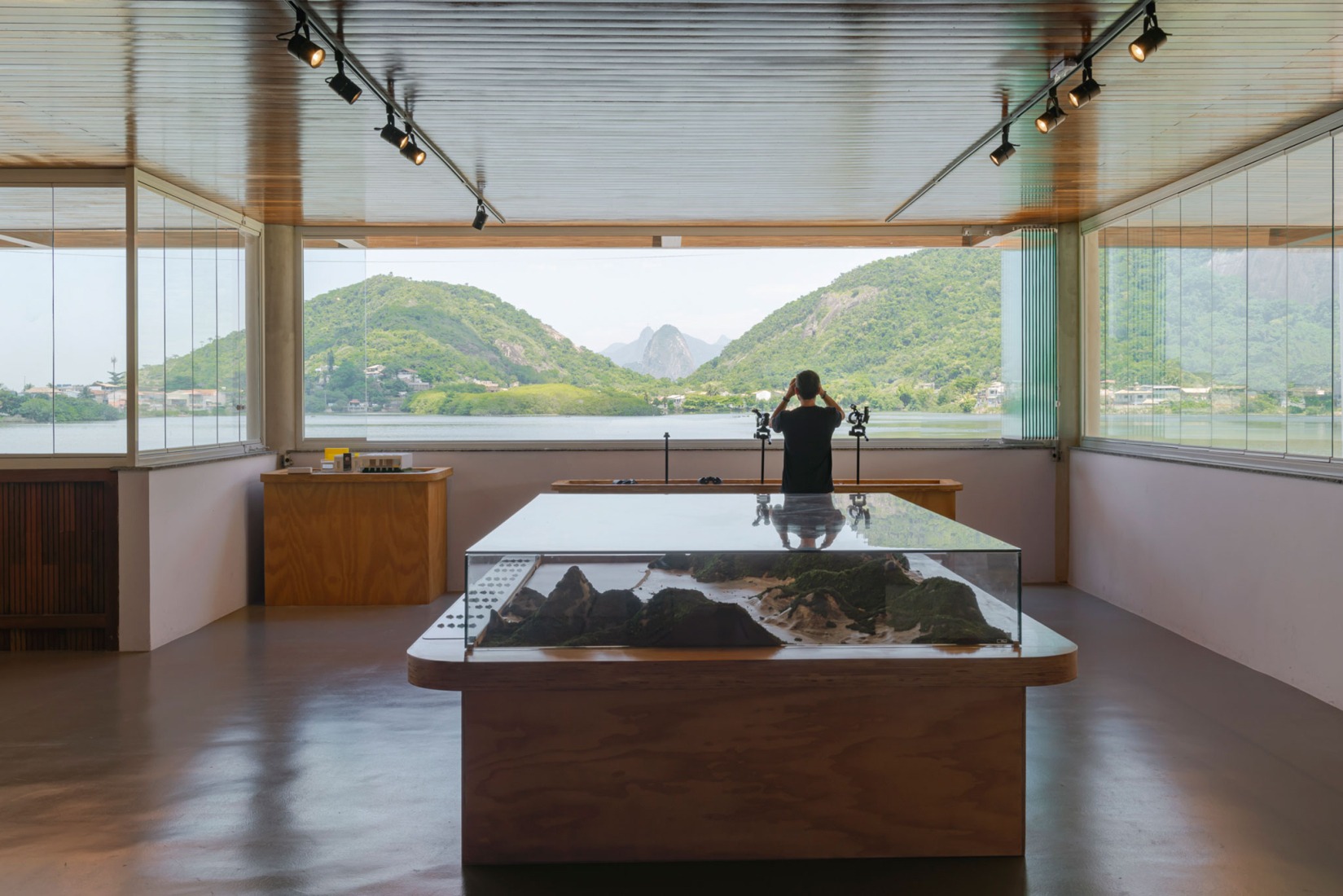 Eco-Museum y el parque Orla Piratininga por KAAN Architects. Fotografía por Sebastian van Damme.