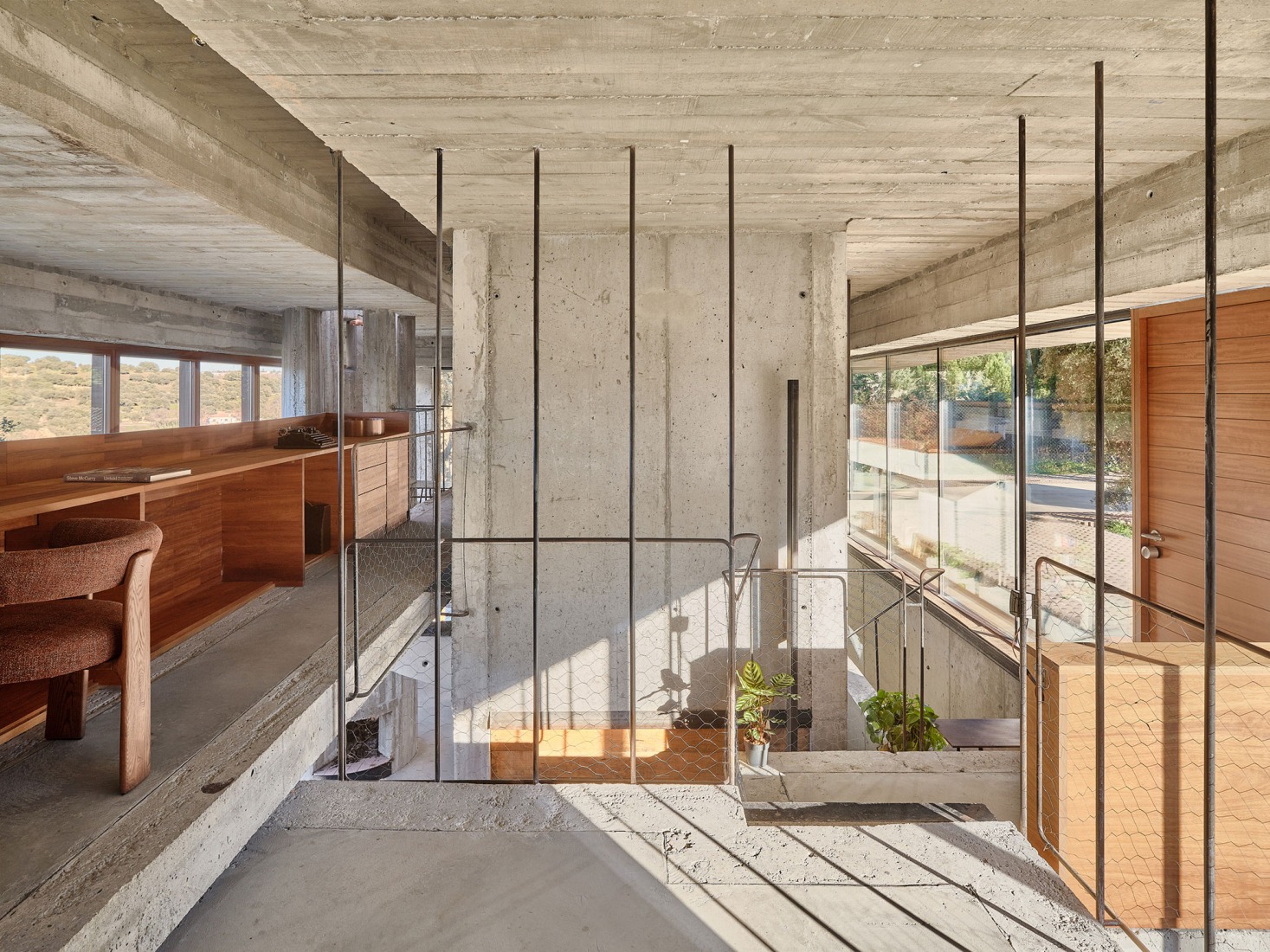 Oak House by MUKA arquitectura. Photograph by Adrià Goula.