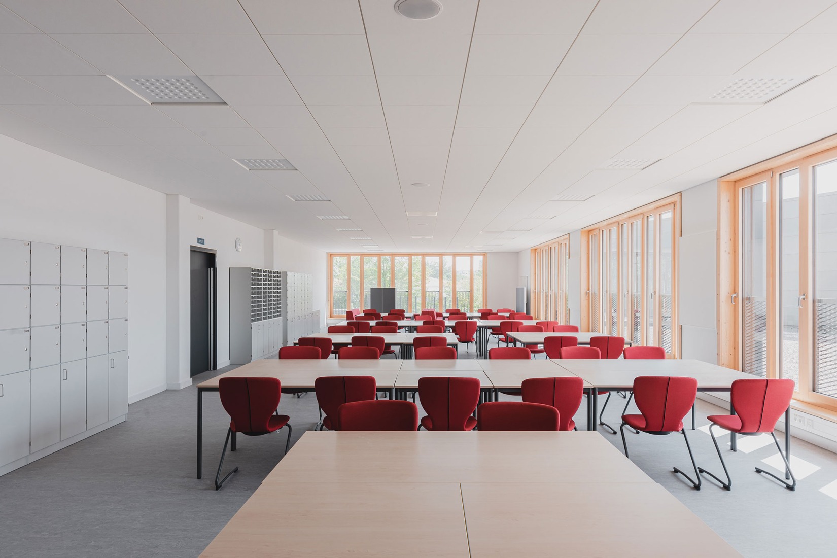 Havel primary school by Sulitze Muñoz Arquitectos + Magén Arquitectos. Photograph by Tjark Spille.