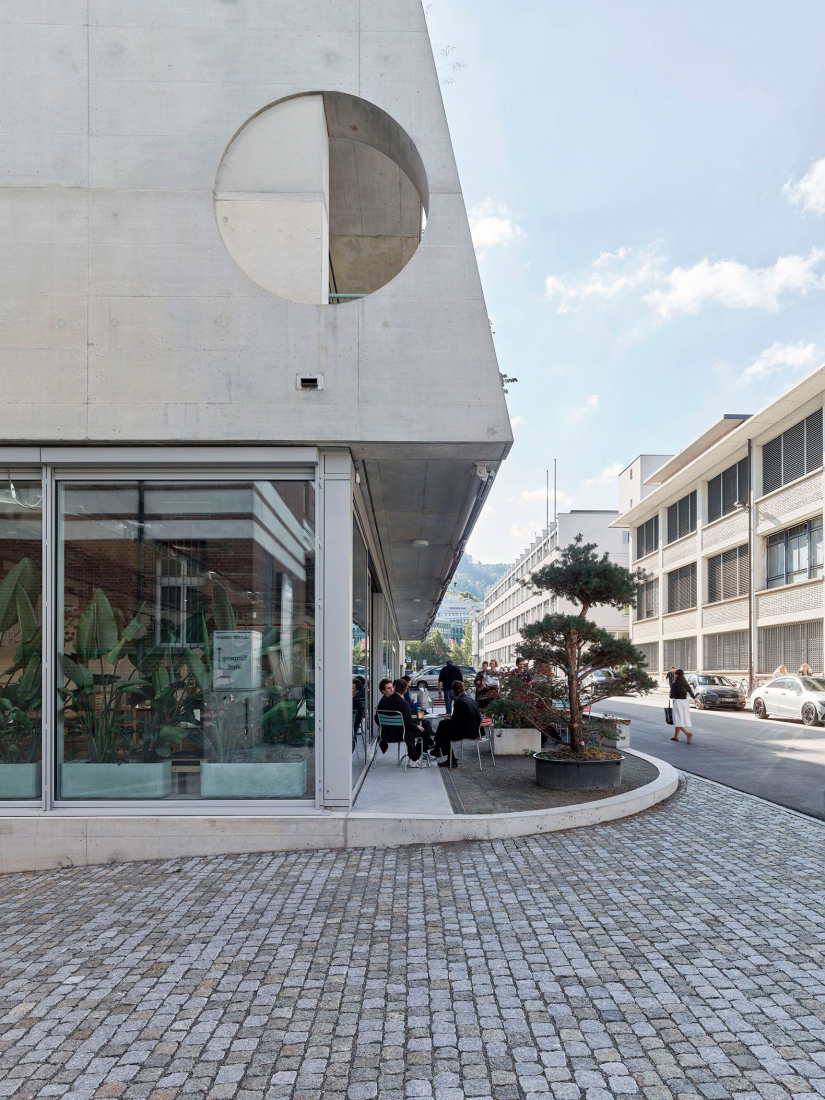 Office and Commercial Building Binzstrasse by EM2N. Photograph by Kuster Frey.