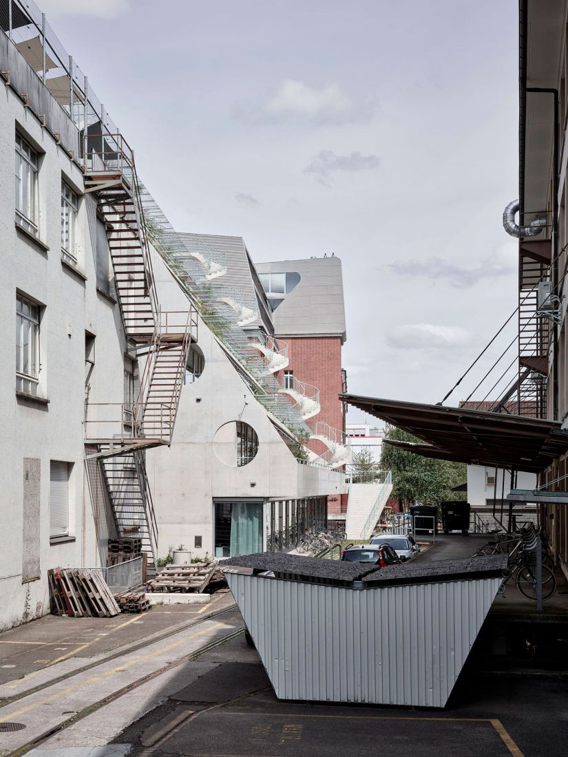 Office and Commercial Building Binzstrasse by EM2N. Photograph by Kuster Frey.