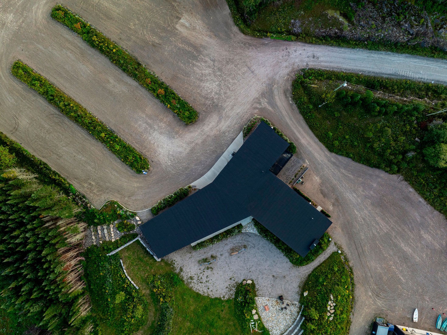 «Camp Mercier» por Anne Carrier architecture. Fotografía por Adrien Williams.