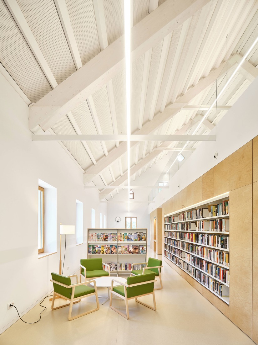 Rehabilitación de un edificio del siglo XIX por Taller 9s arquitectes. Fotografía por Adrià Goula Sardà.