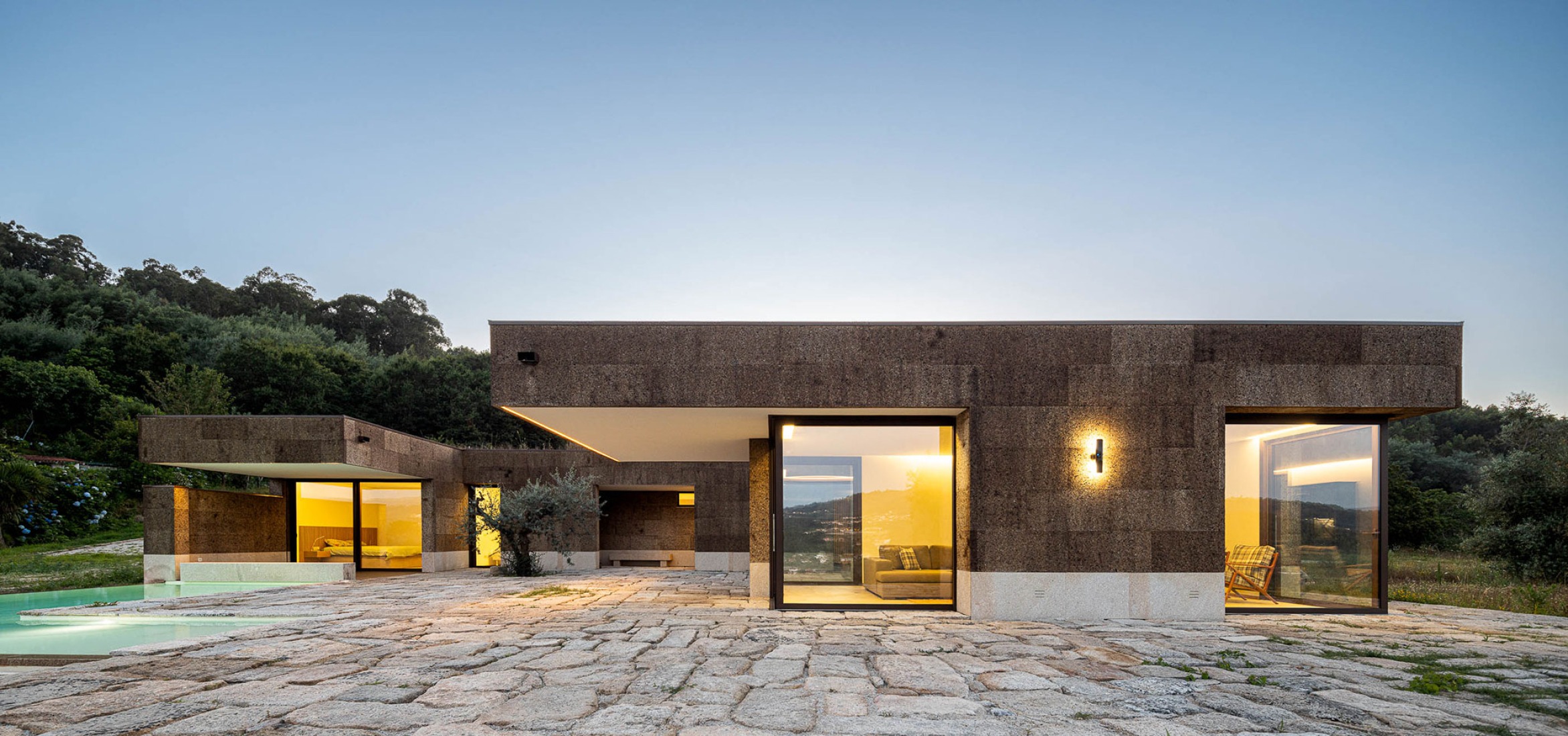 «Casa da Levada» por Tsou Arquitectos. Fotografía por Ivo Tavares Studio.