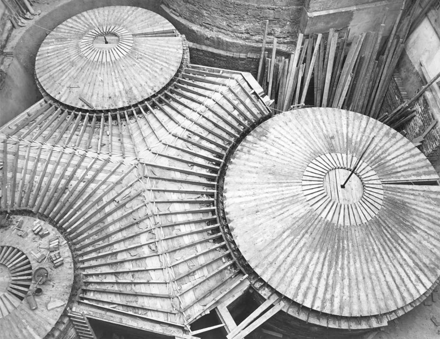 Construction. San Lorenzo Treasure Museum by Franco Albini. 