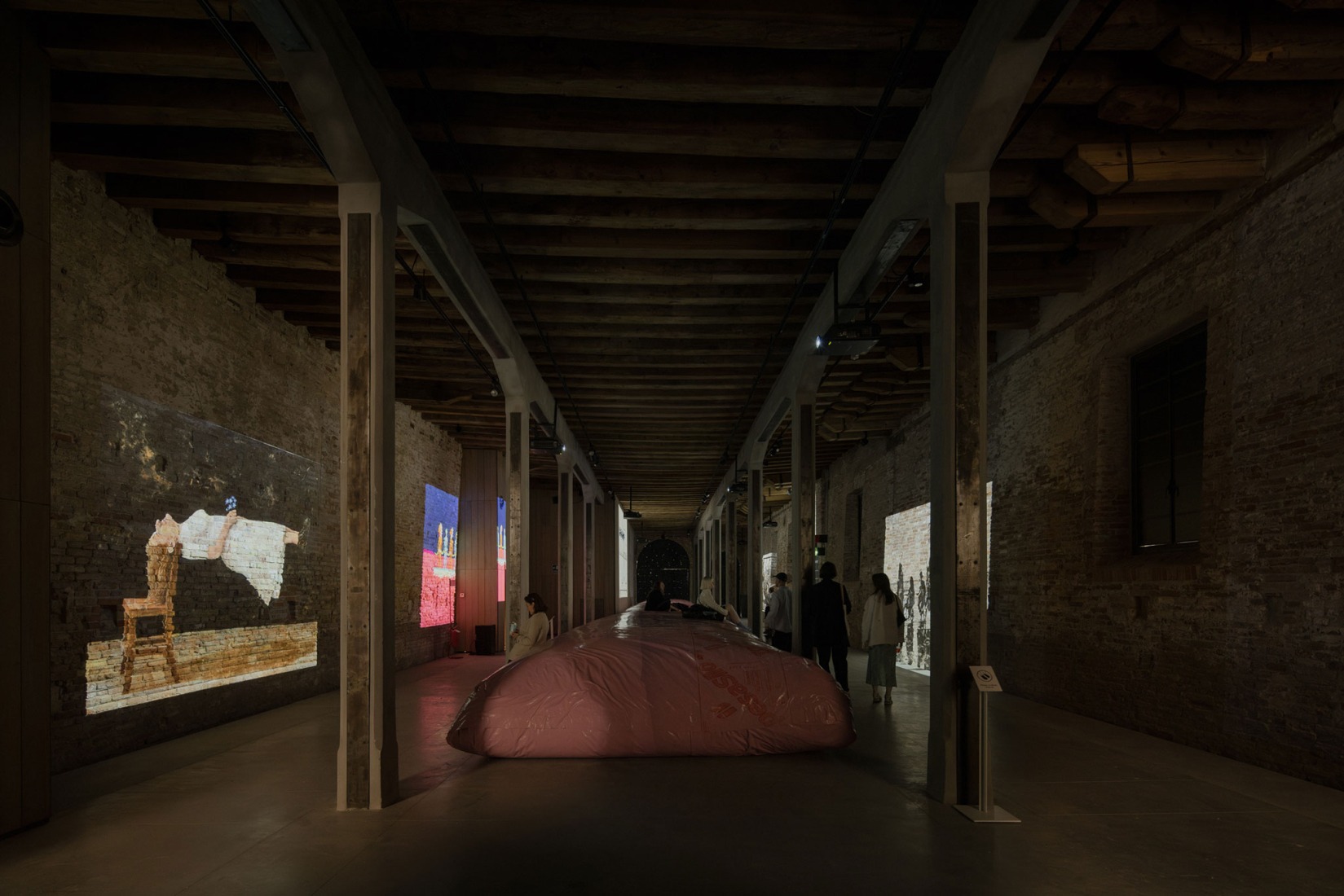 "Siestario" Argentine Pavilion by Juan Manuel Pachué and Marco Zampieron. Photograph by Federico Cairoli.