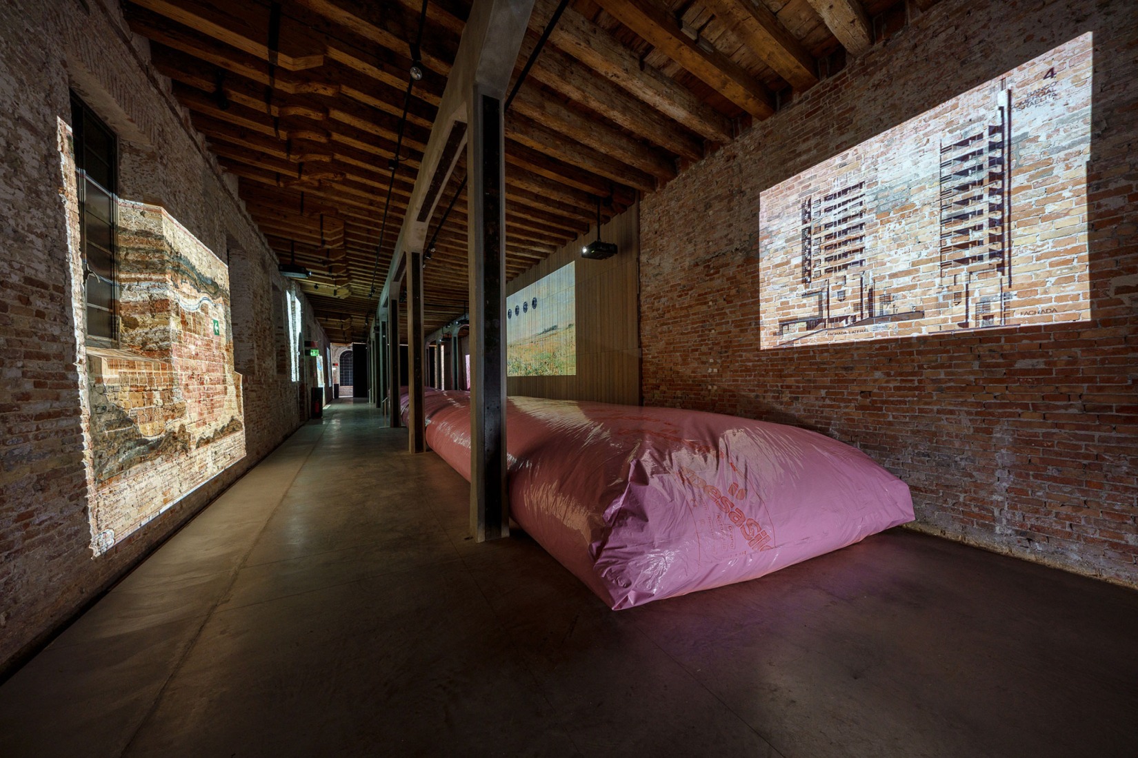 "Siestario" Argentine Pavilion by Juan Manuel Pachué and Marco Zampieron. Photograph by Andrea Avezzù. Courtesy by La Biennale di Venezia.