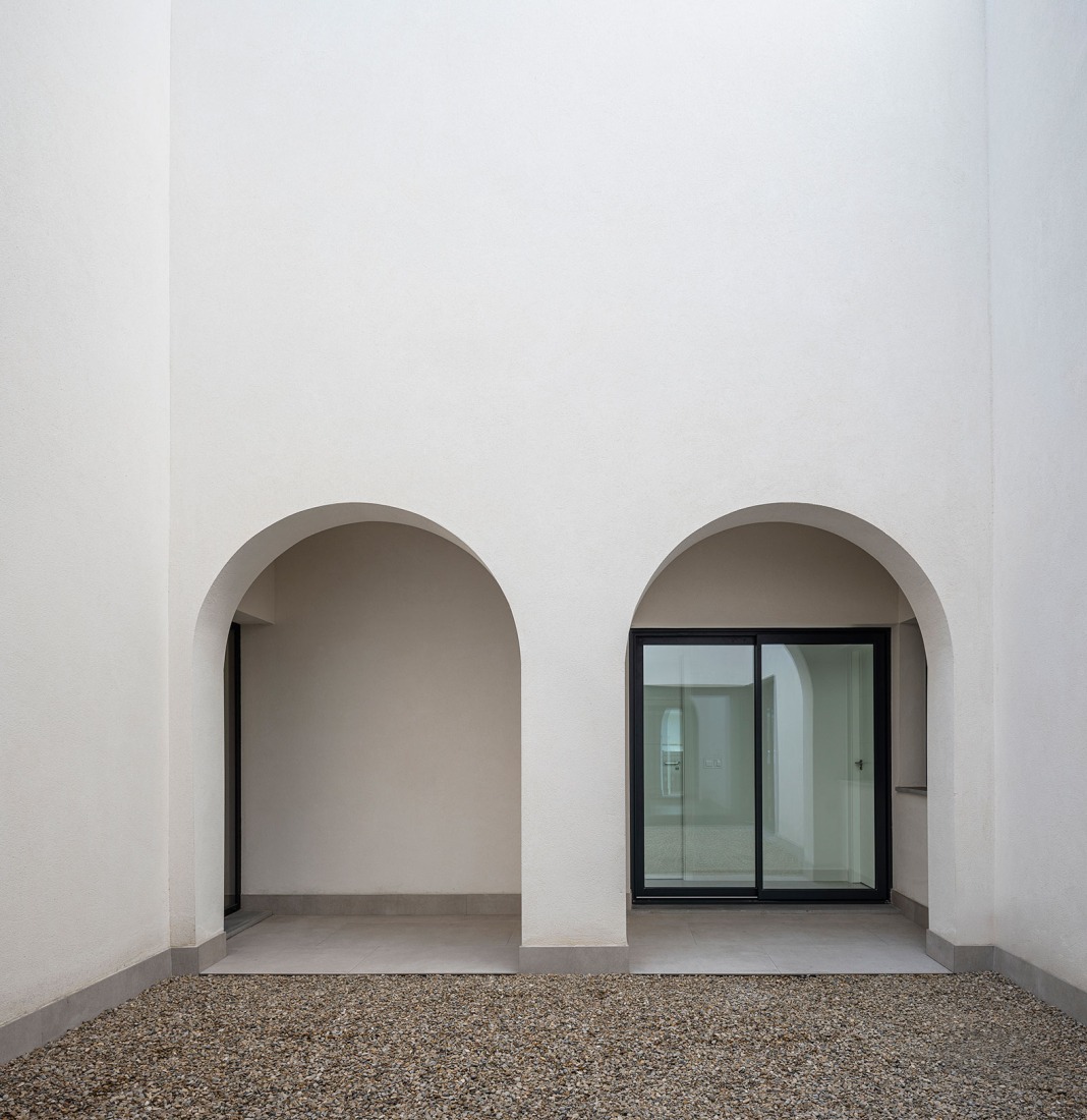 Four homes next to the Desembocadura by Estudio Curtidores. Photograph by Fernando Alda.