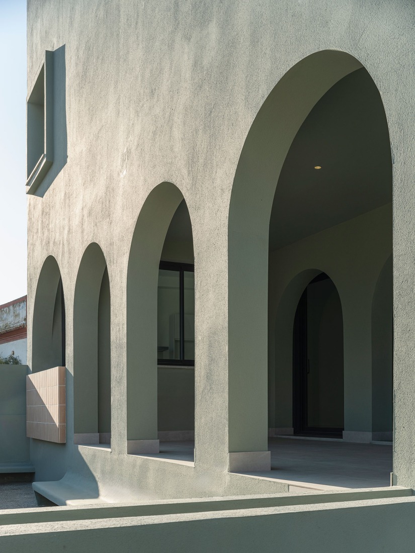 Four homes next to the Desembocadura by Estudio Curtidores. Photograph by Fernando Alda.