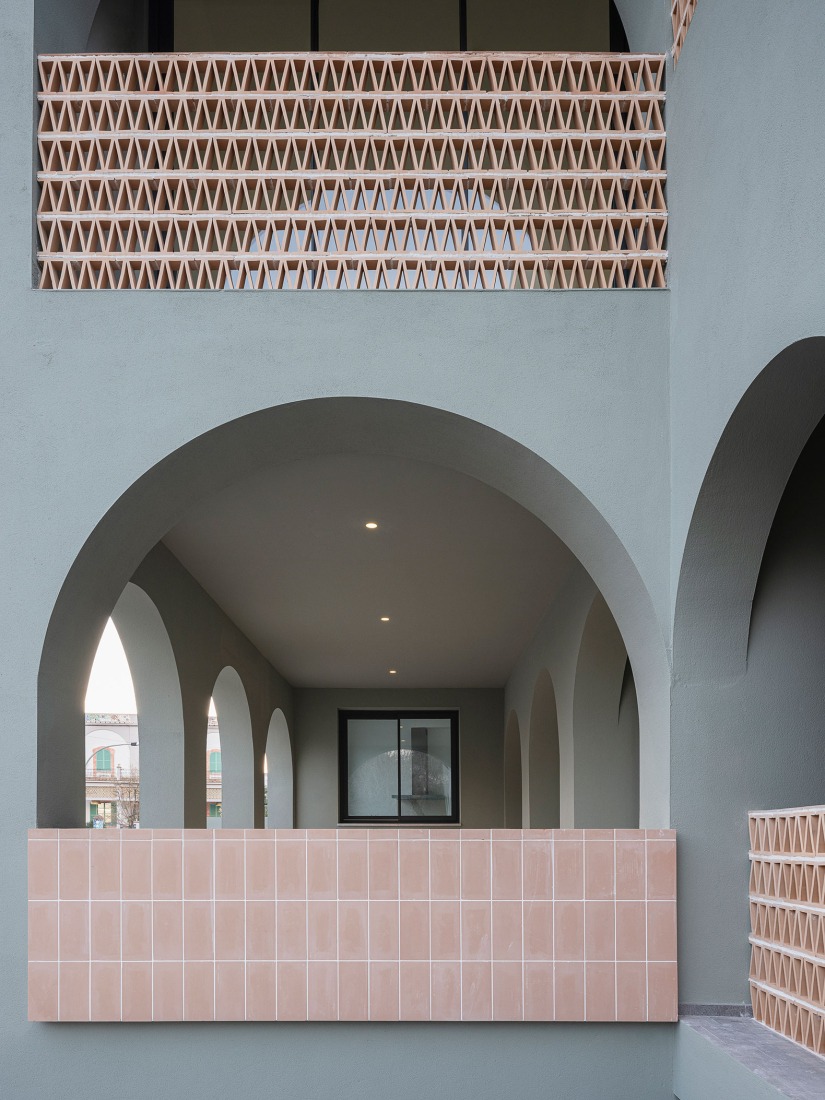Four homes next to the Desembocadura by Estudio Curtidores. Photograph by Fernando Alda.