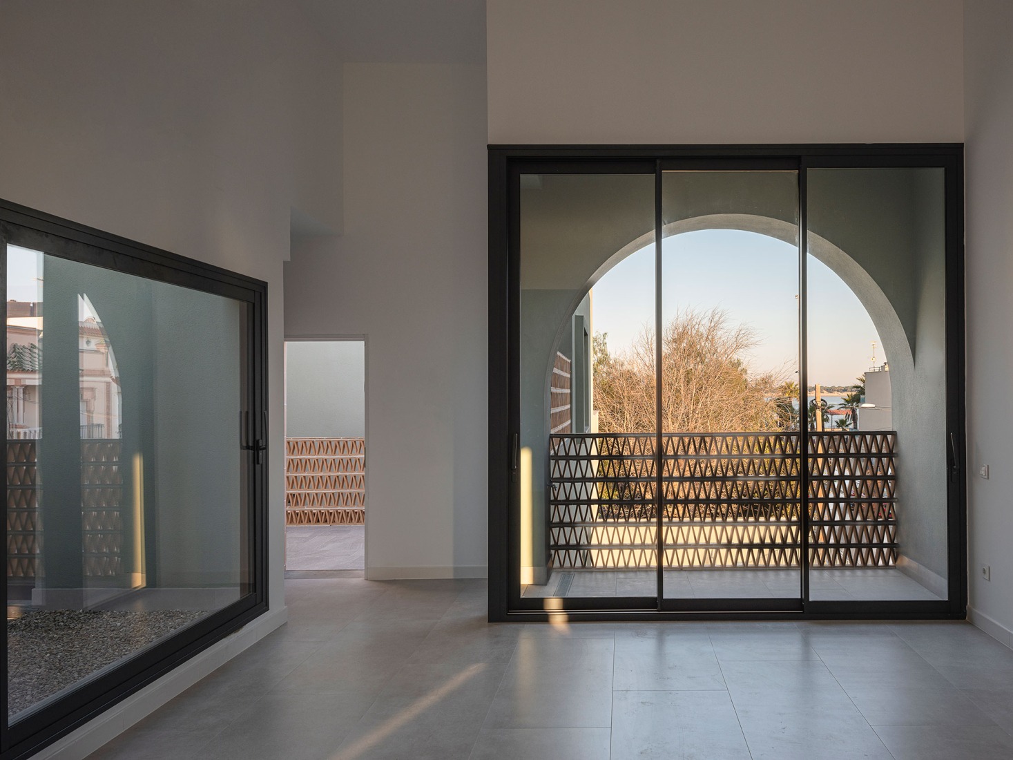 Four homes next to the Desembocadura by Estudio Curtidores. Photograph by Fernando Alda.