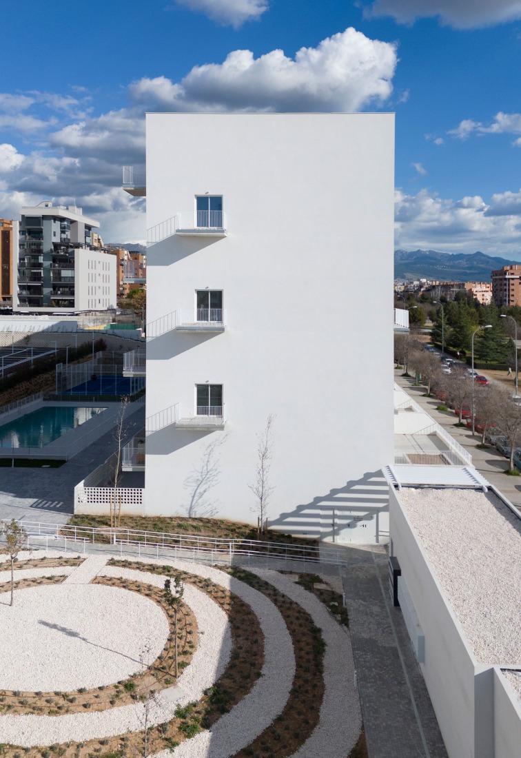 171 Rental homes, common areas, and parking by MCEA. Photograph by David Frutos Fotografía de Arquitectura.