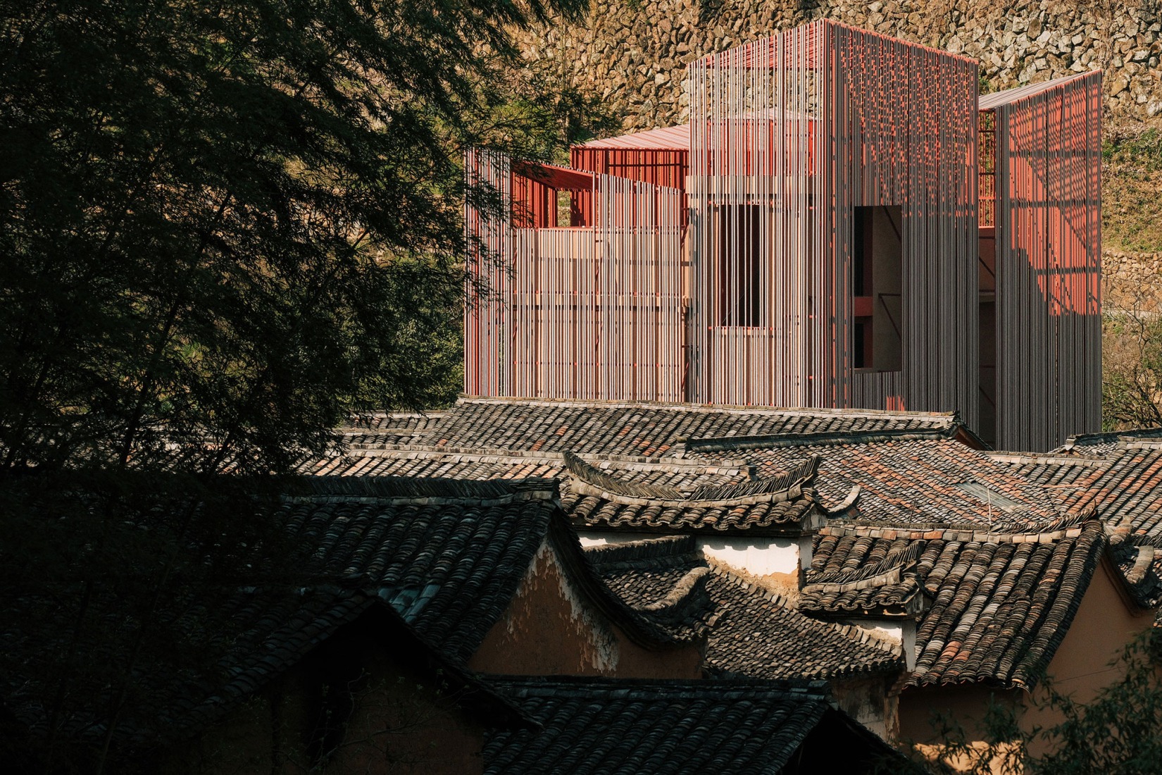 A delicate interplay between lightness and weight. Songzhuang Z Museum by Team_BLDG. Photograph by Jonathan Leijonhufvud.