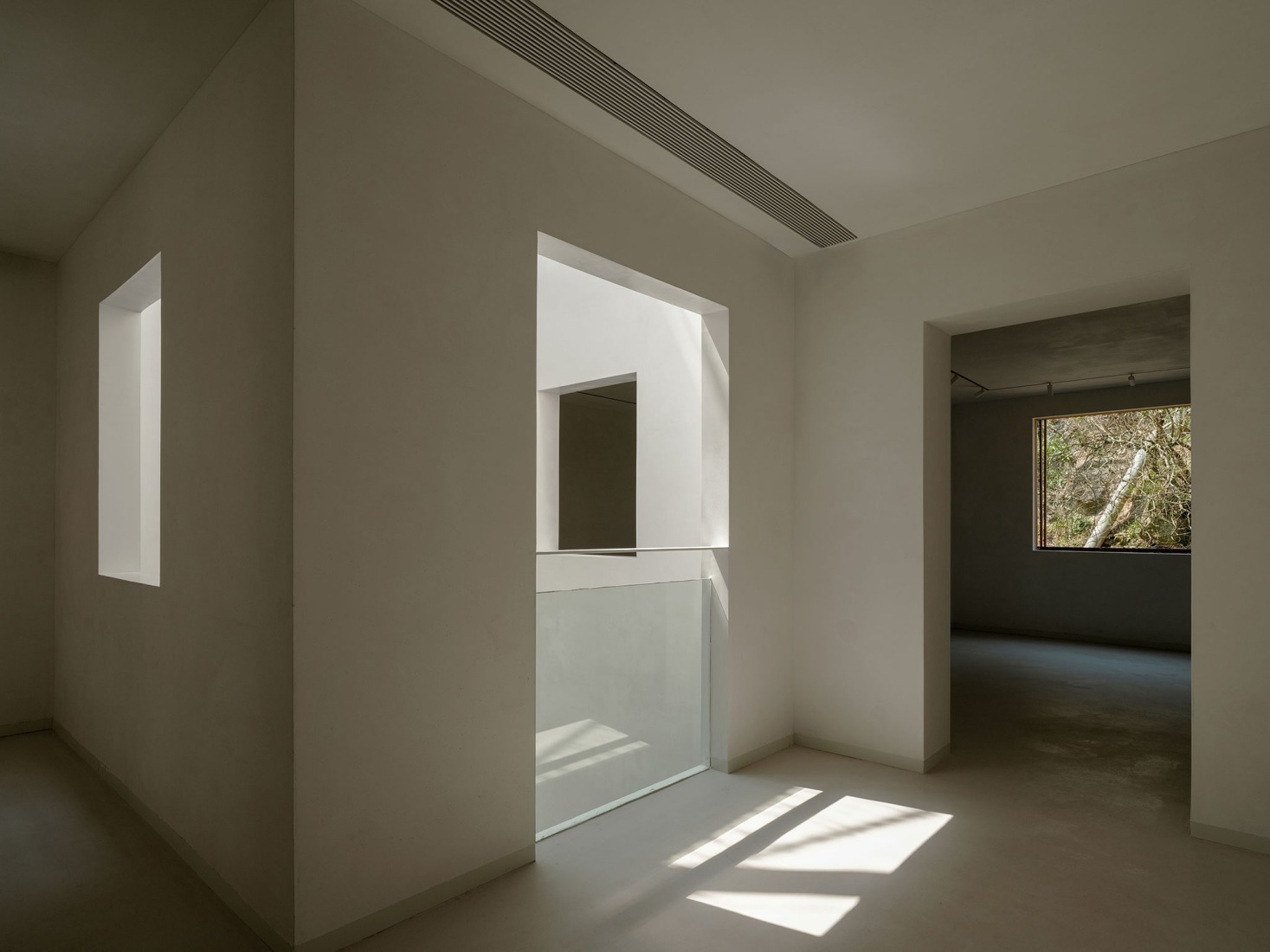 Each space has a window facing the atrium. Songzhuang Z Museum by Team_BLDG. Photograph by Jonathan Leijonhufvud.