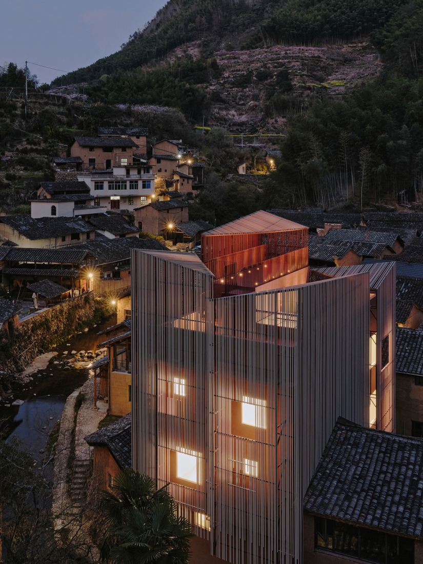 At night, it becomes a hazy "lighthouse". Songzhuang Z Museum by Team_BLDG. Photograph by Jonathan Leijonhufvud.
