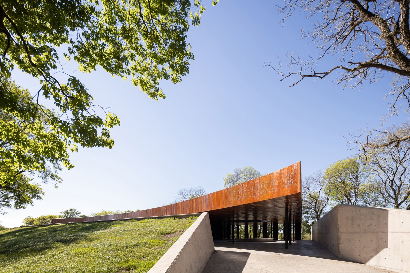 Judicial Morgue for the city of Vera. Photograph by Ramiro Sosa.