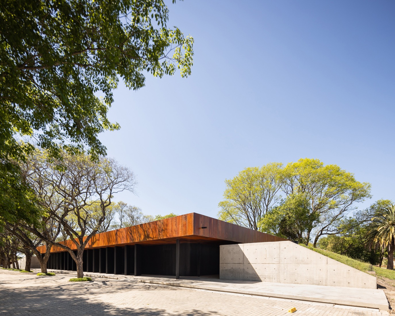 Judicial Morgue for the city of Vera. Photograph by Ramiro Sosa.