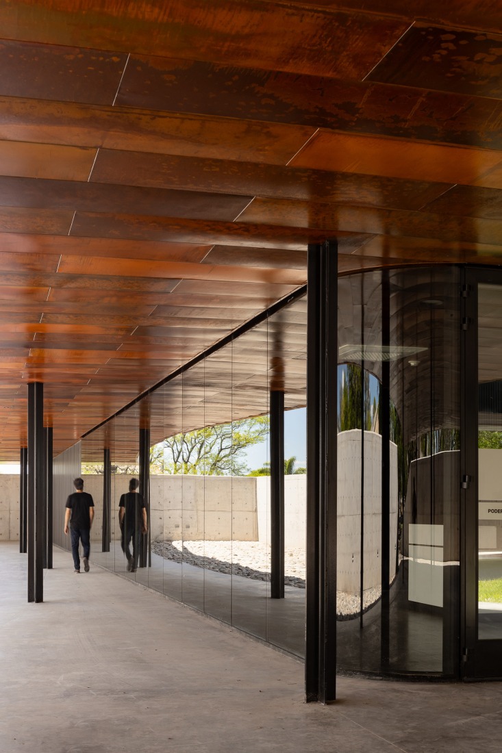 Judicial Morgue for the city of Vera. Photograph by Ramiro Sosa.