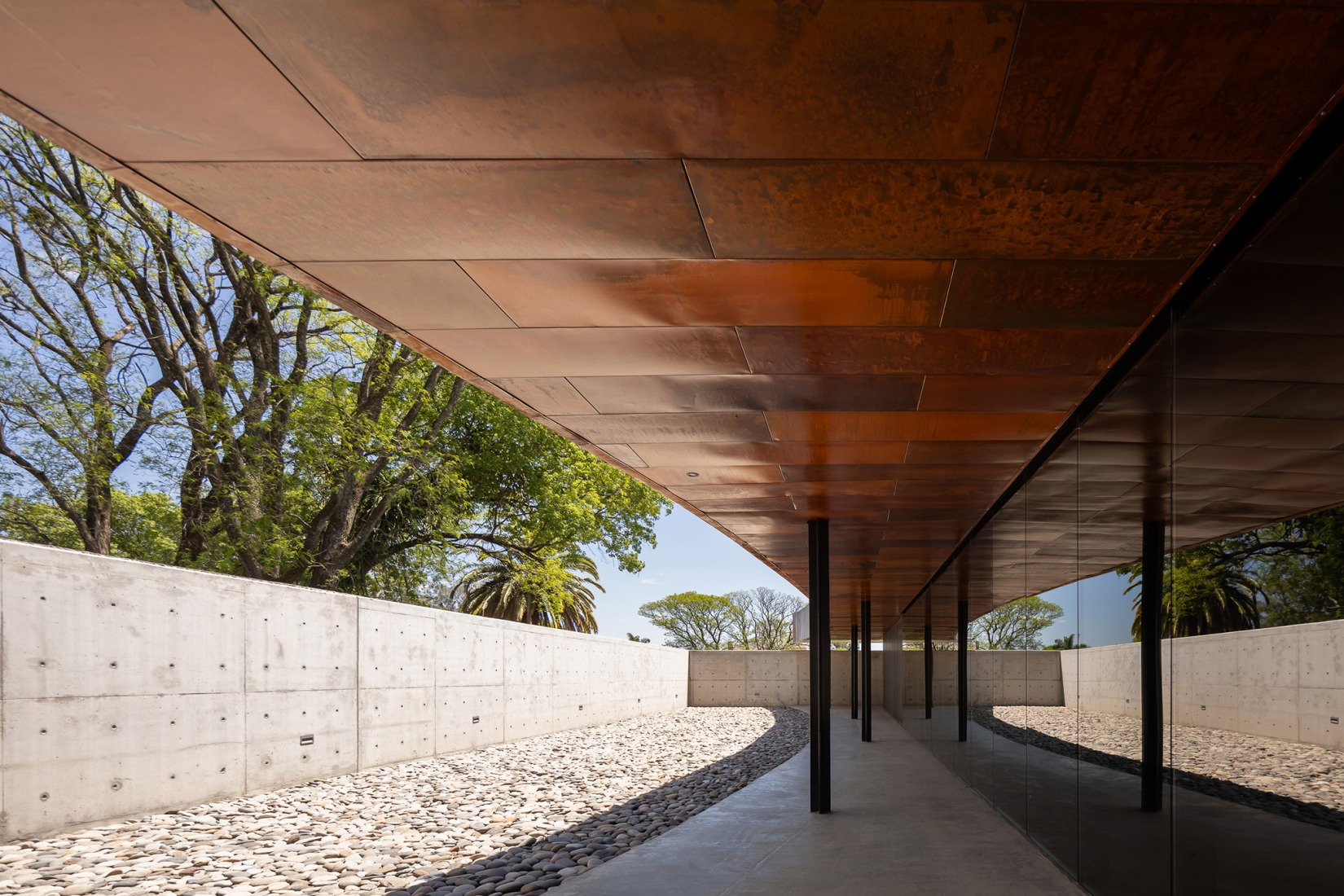 Judicial Morgue for the city of Vera. Photograph by Ramiro Sosa.