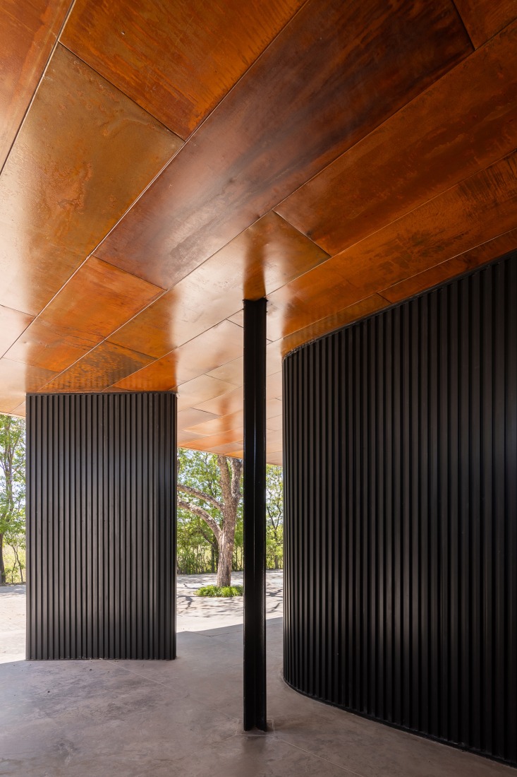 Judicial Morgue for the city of Vera. Photograph by Ramiro Sosa.