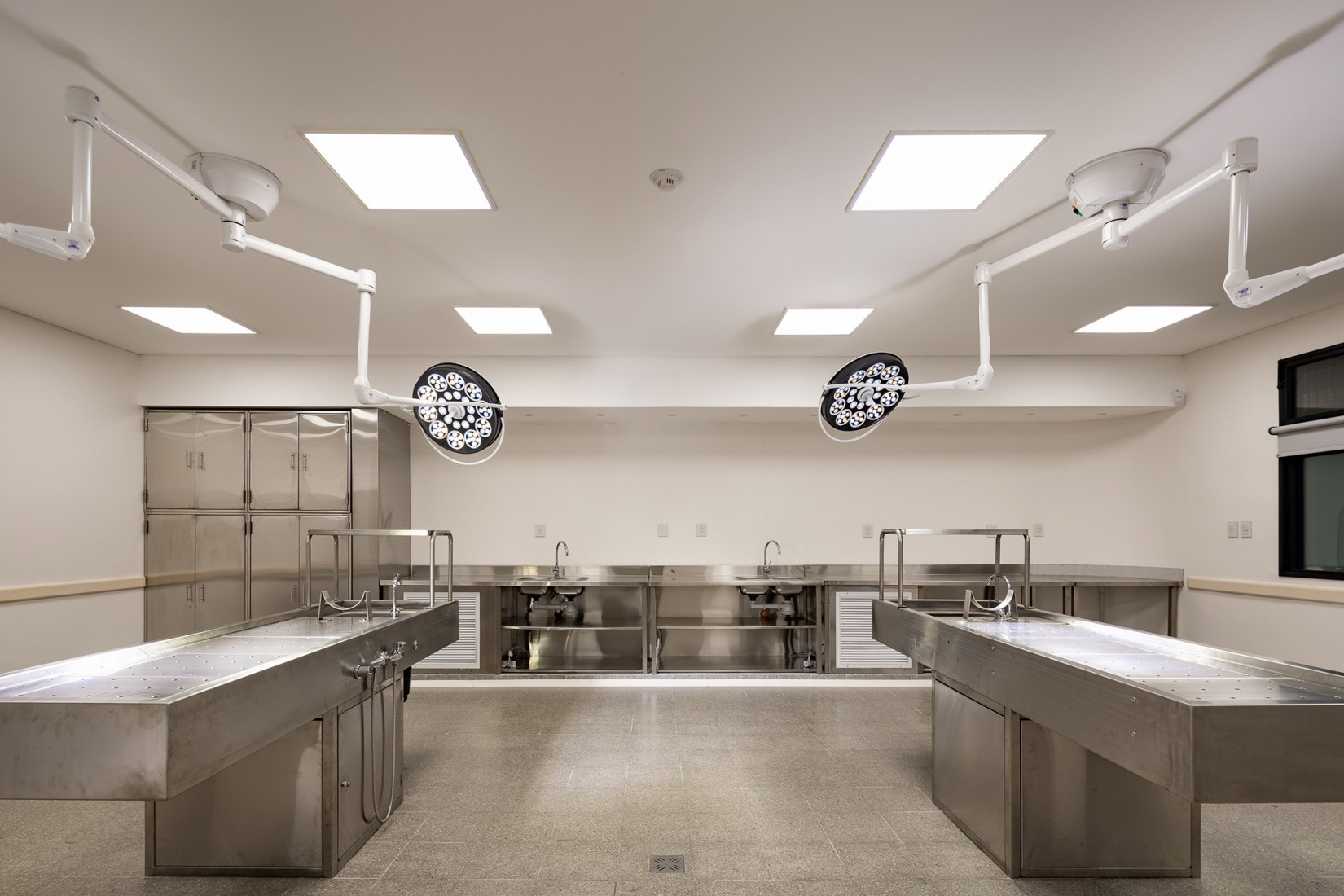 Judicial Morgue for the city of Vera. Photograph by Ramiro Sosa.