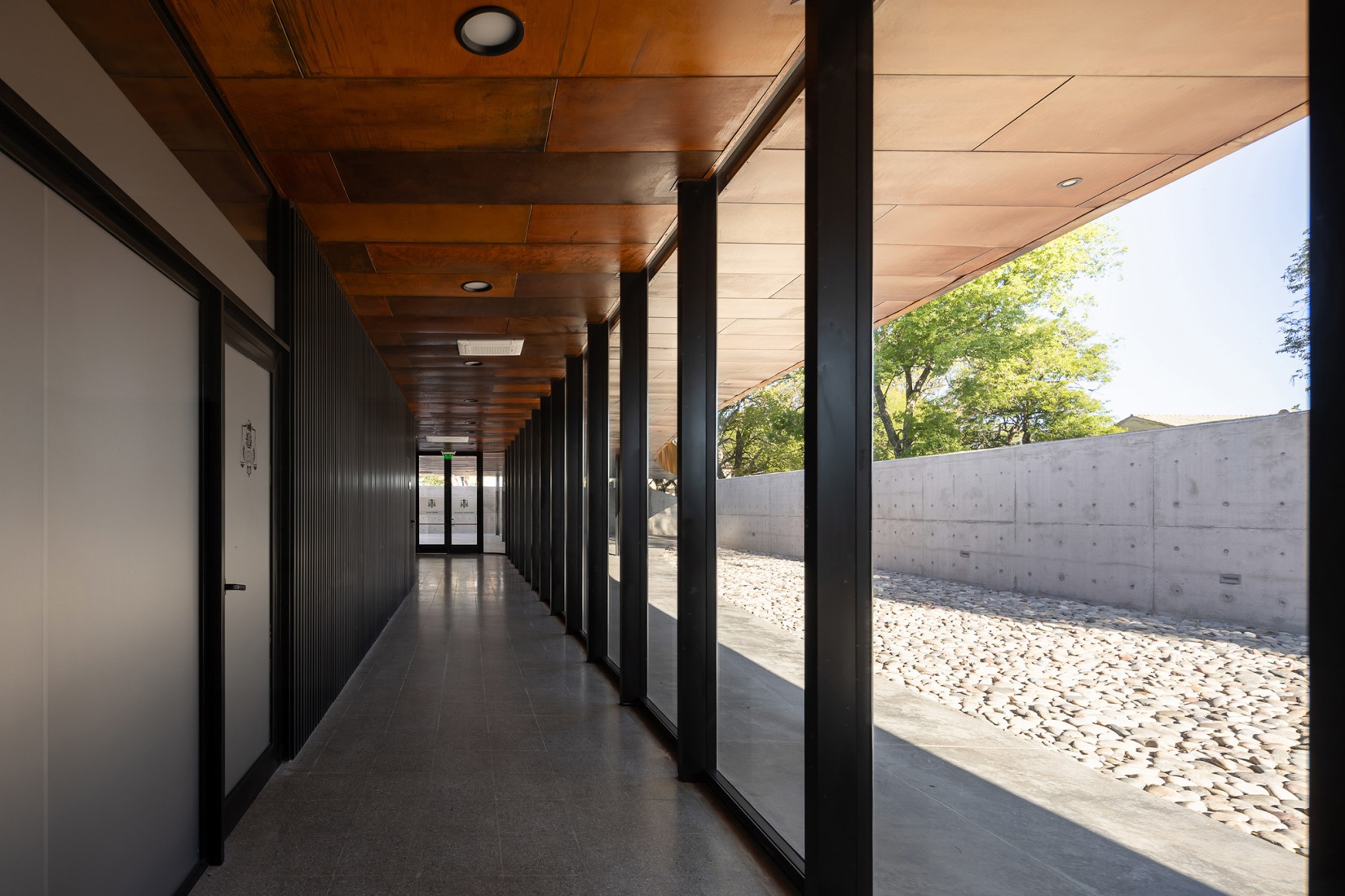 Judicial Morgue for the city of Vera. Photograph by Ramiro Sosa.