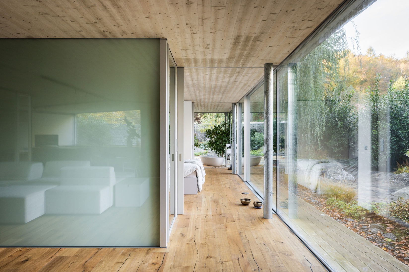 Casa Banánka por Paulíny Hovorka Architects. Fotografía por Matej Hakár.